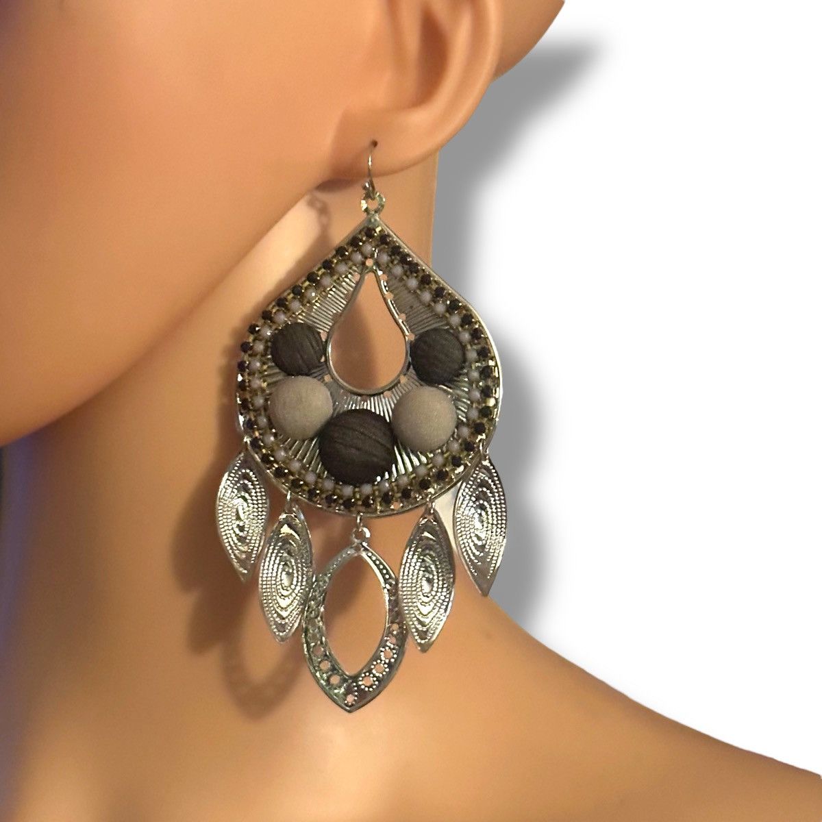 Other Large embellished teardrop dangle earrings Size ONE SIZE - 3 Thumbnail