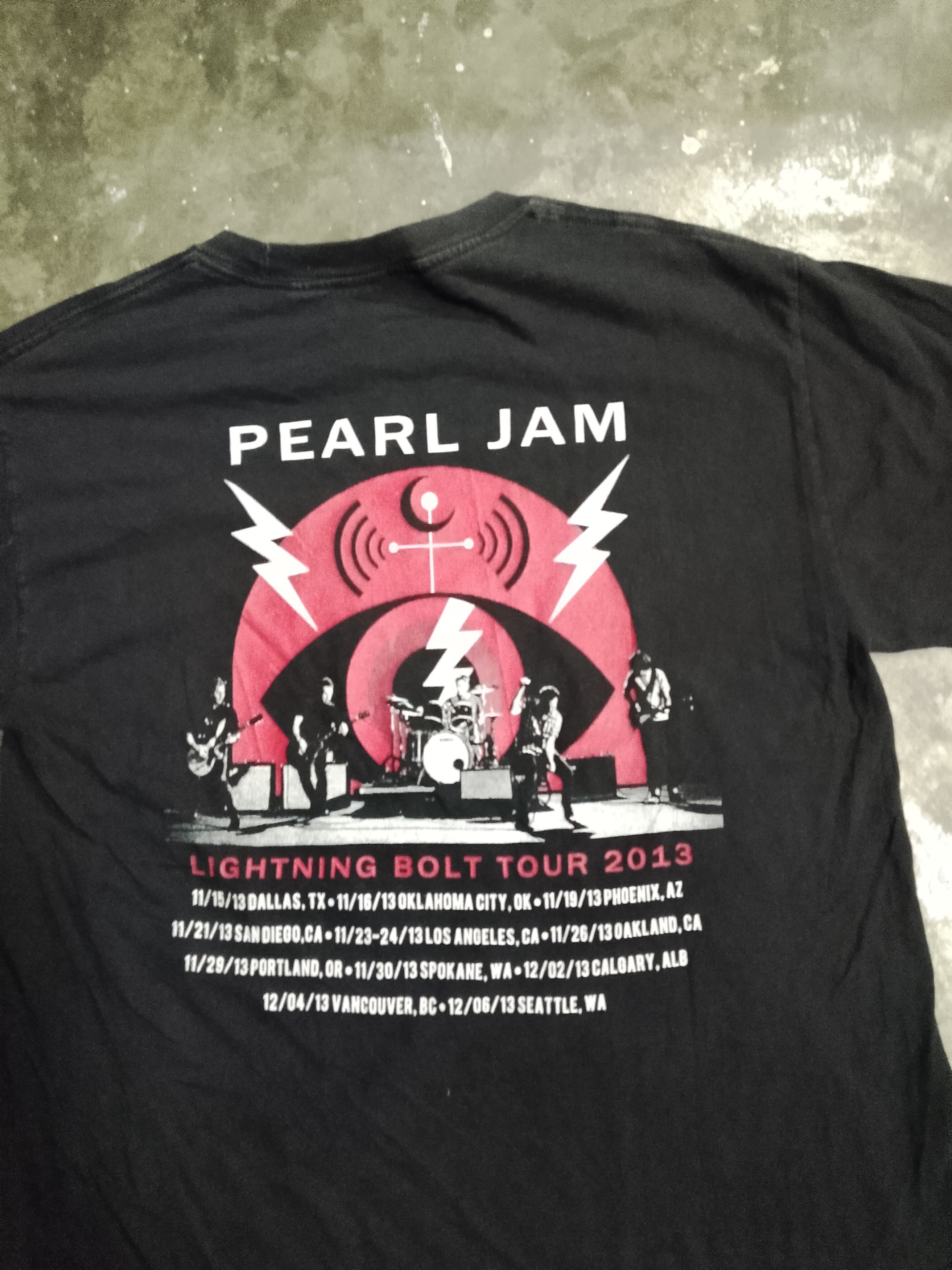 Band Tees Pearl Jam lightning bolt tee Size US L / EU 52-54 / 3 - 5 Thumbnail