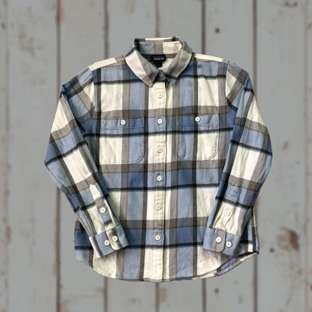 Patagonia Patagonia Shirt Mens Small Blue White Plaid Organic Cotton Flannel Button Up Size US S / EU 44-46 / 1 - 1 Thumbnail