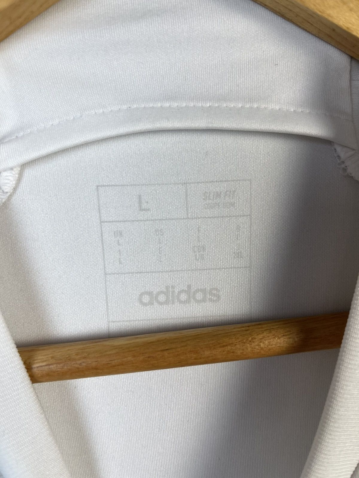 Other BNWT Adidas 2023-2024 Leeds United Home Soccer Jersey Size US L / EU 52-54 / 3 - 8 Thumbnail