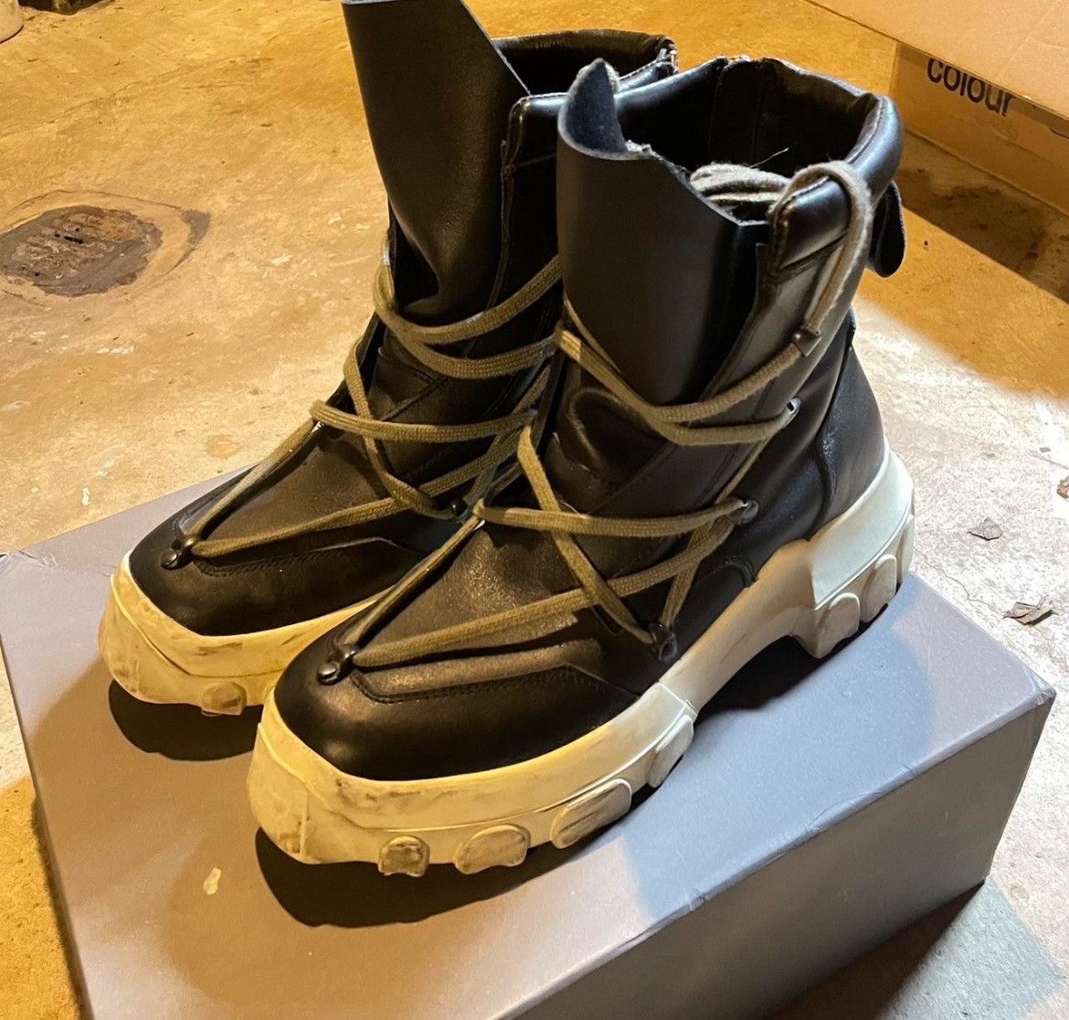 [oboz]リック·オーウェンズ,Rick owens Rick Owens Rick Owens SS18 Tractor hiking boots | Grailed