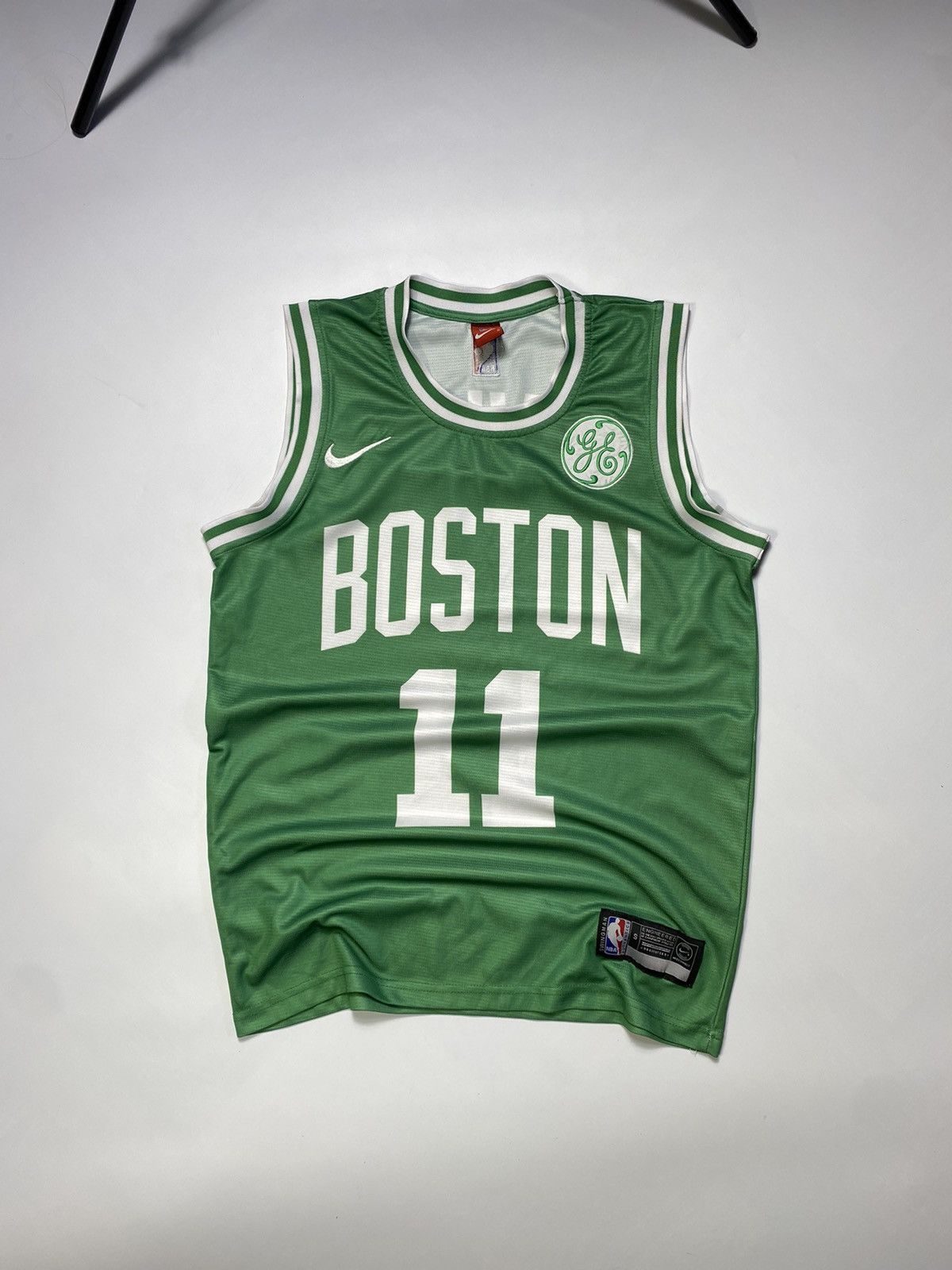 Other Nike Boston Celtic Irving #11 Hype Y2k NBA jersey Size US S / EU 44-46 / 1 - 1 Thumbnail