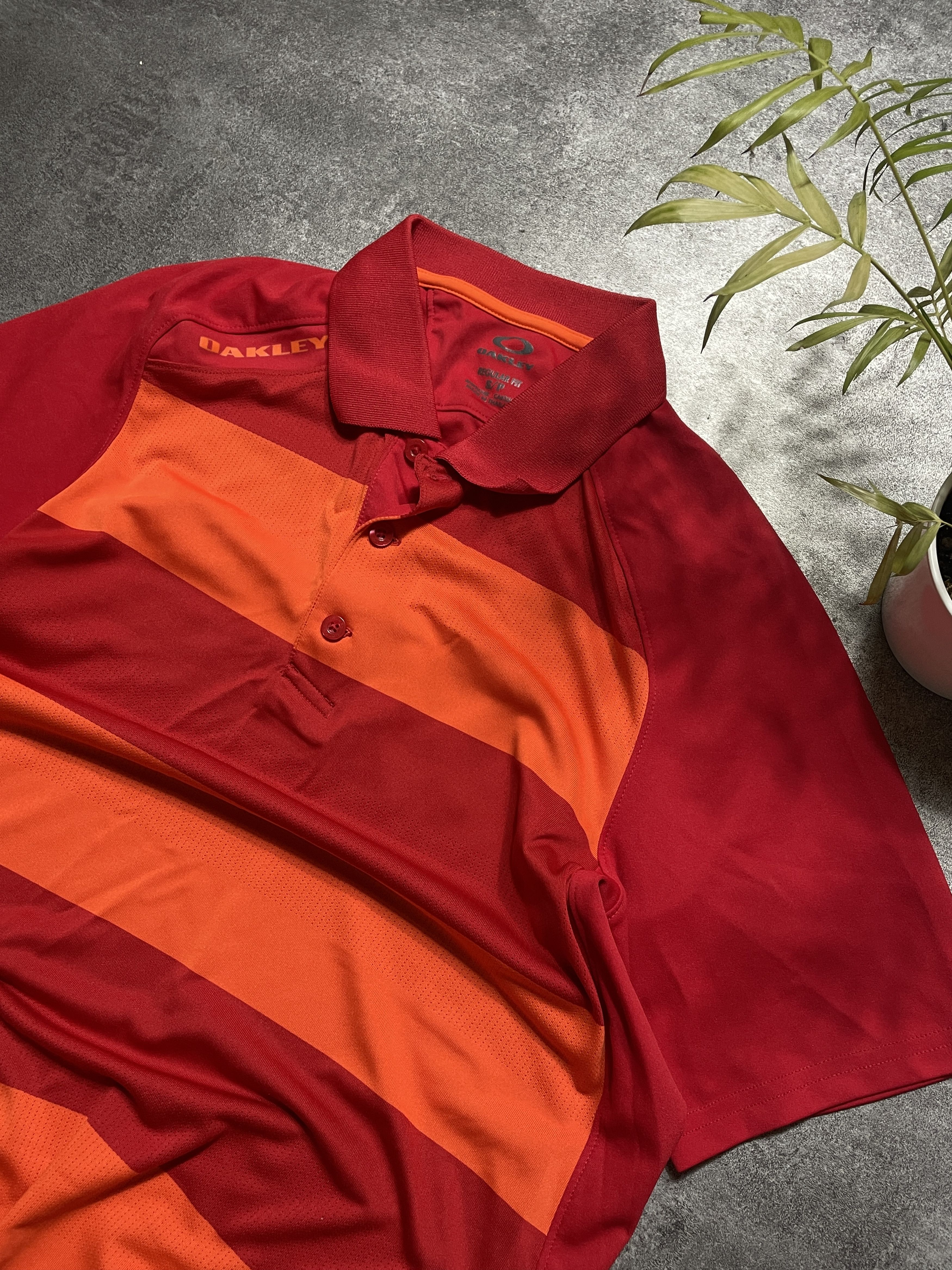 Oakley ❗️RARE❗️Oakley Vintage Y2K Polo T-Shirt Streetwear Size US S / EU 44-46 / 1 - 2 Thumbnail