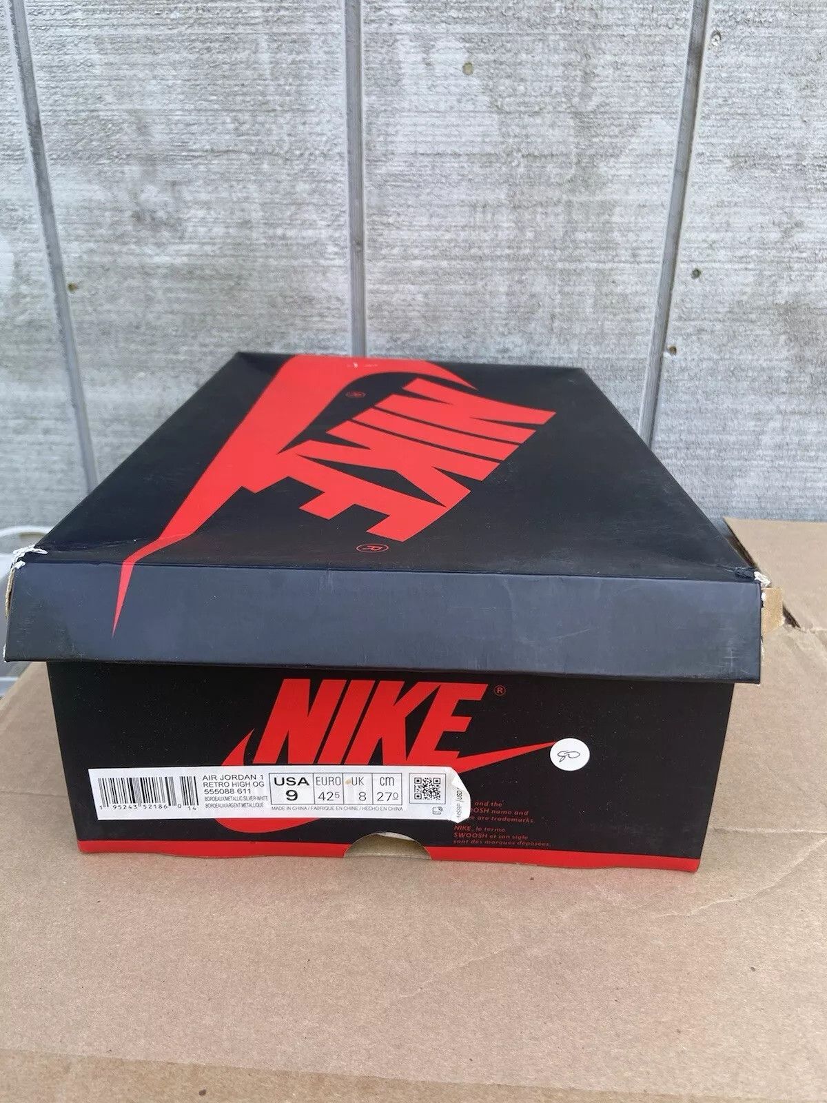 Nike Size 9 - Jordan 1 Retro High OG Bordeaux (555088-611) Size US 9 / EU 42 - 13 Thumbnail