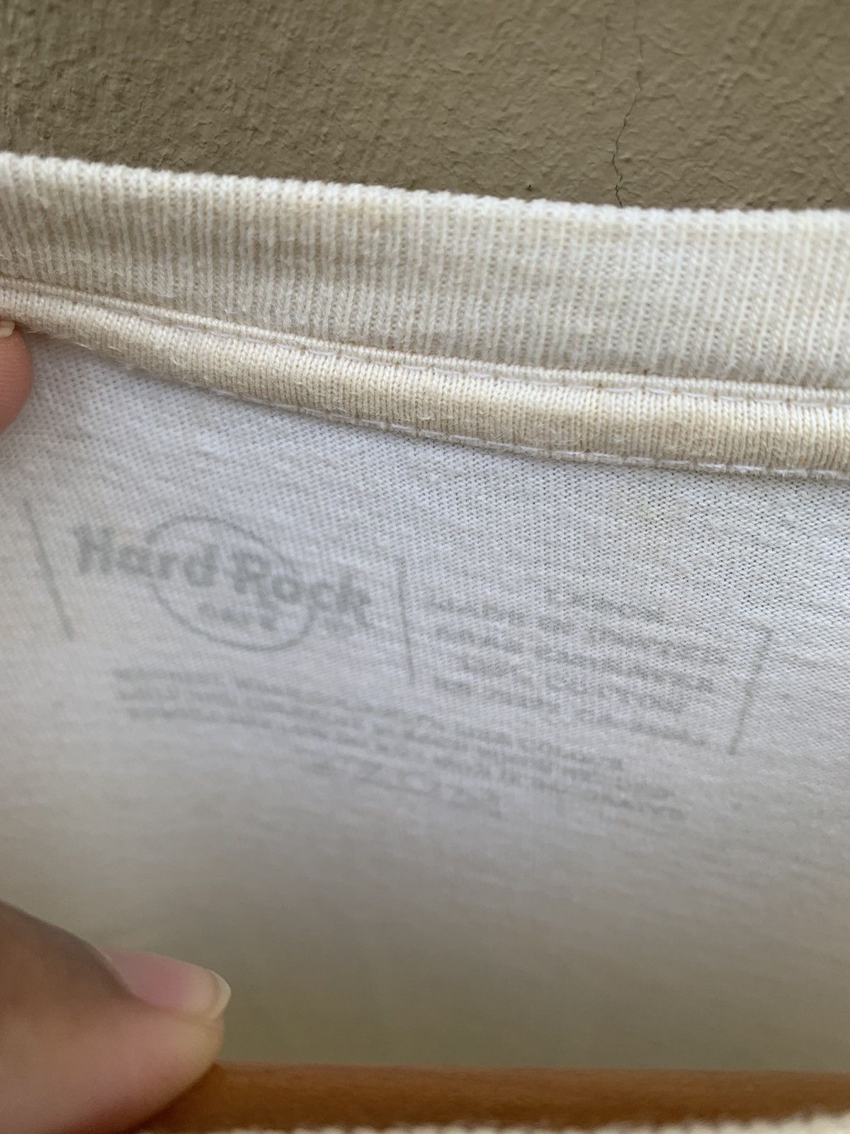 Hard Rock Cafe Y2K Thrashed Faded Hard Rock Cafe Edinburgh Printed tee Size US L / EU 52-54 / 3 - 5 Thumbnail