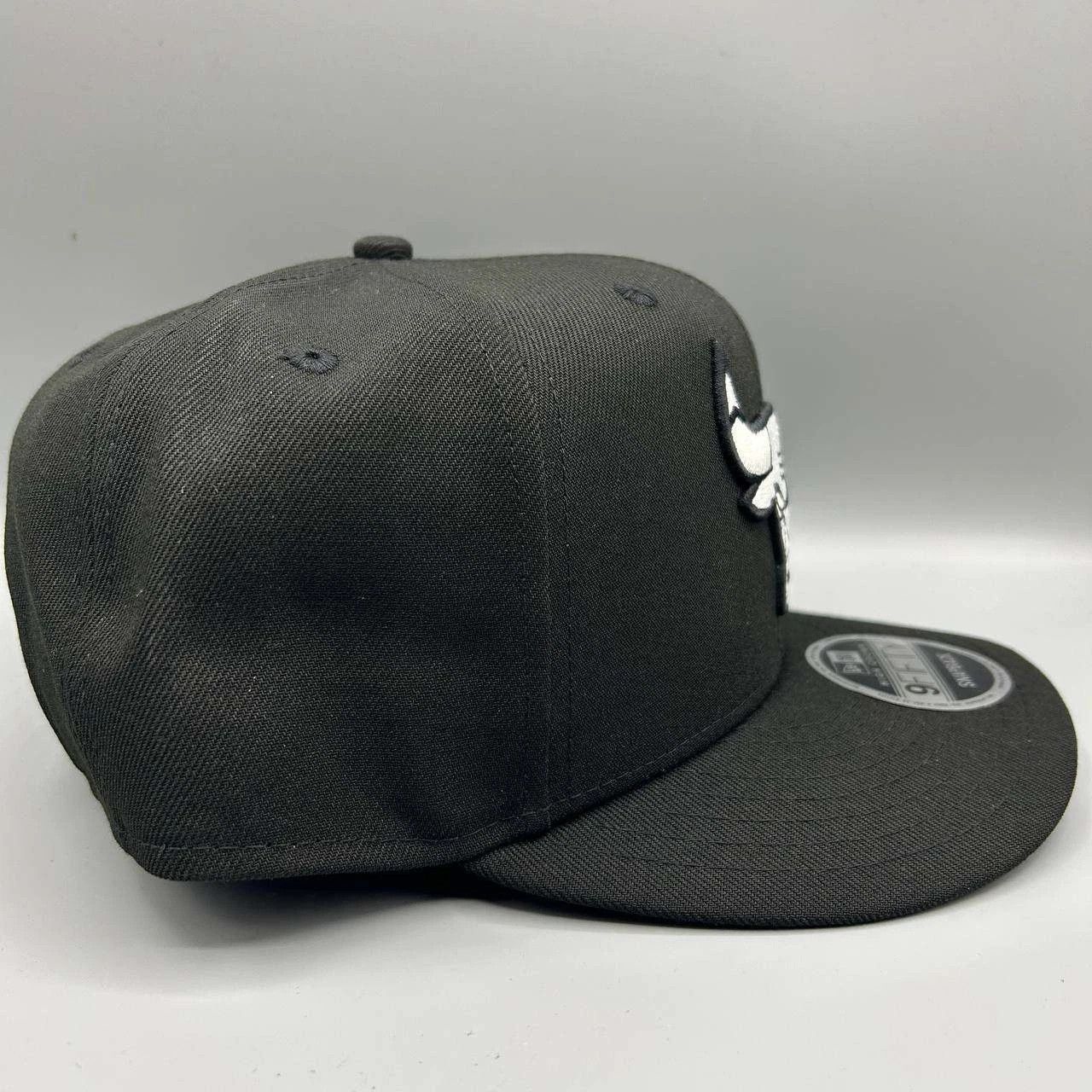 New Era Chicago Bulls Hat Men Black Snap Back Cap New High Crown Size ONE SIZE - 2 Thumbnail