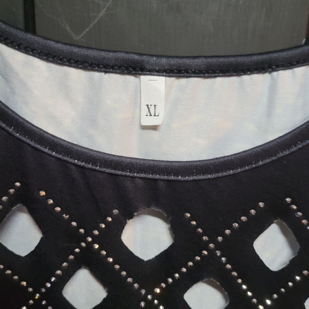 Other Unknown brand, shirt, roses, NWOT, Size XL, runs small Size XL / US 12-14 / IT 48-50 - 2 Thumbnail