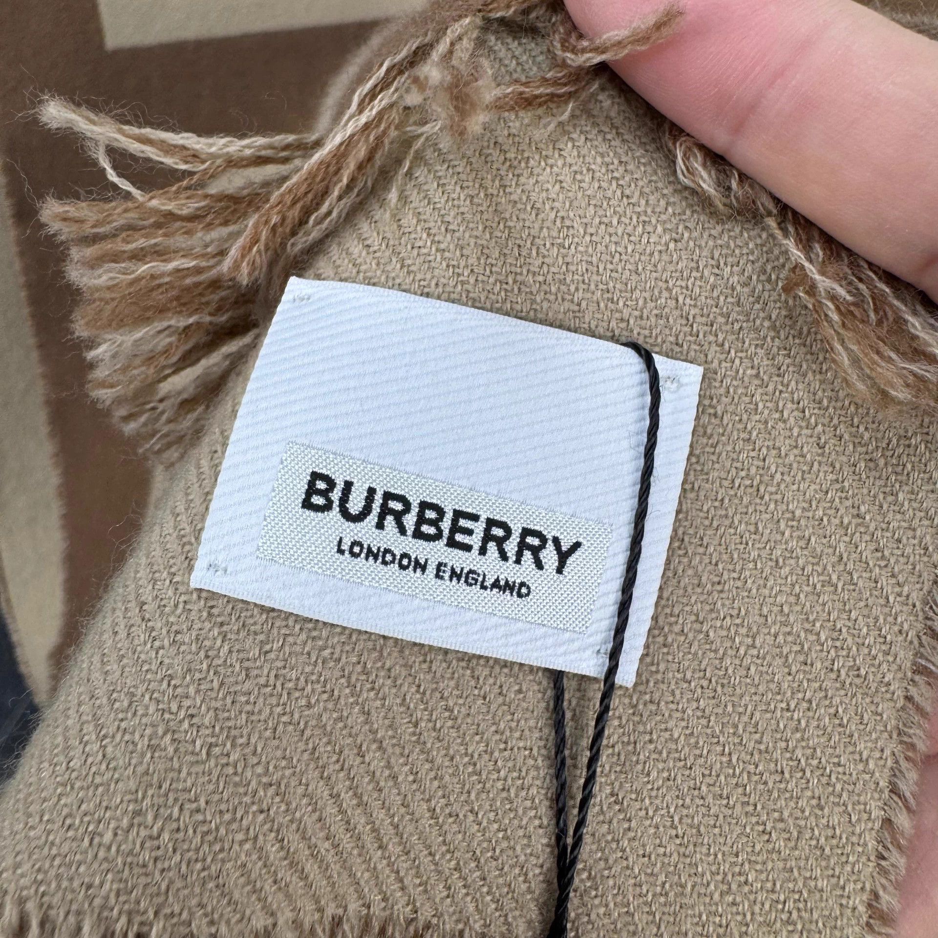 Burberry Burberry Camel Wool Scarf 34x183cm Size ONE SIZE - 5 Thumbnail