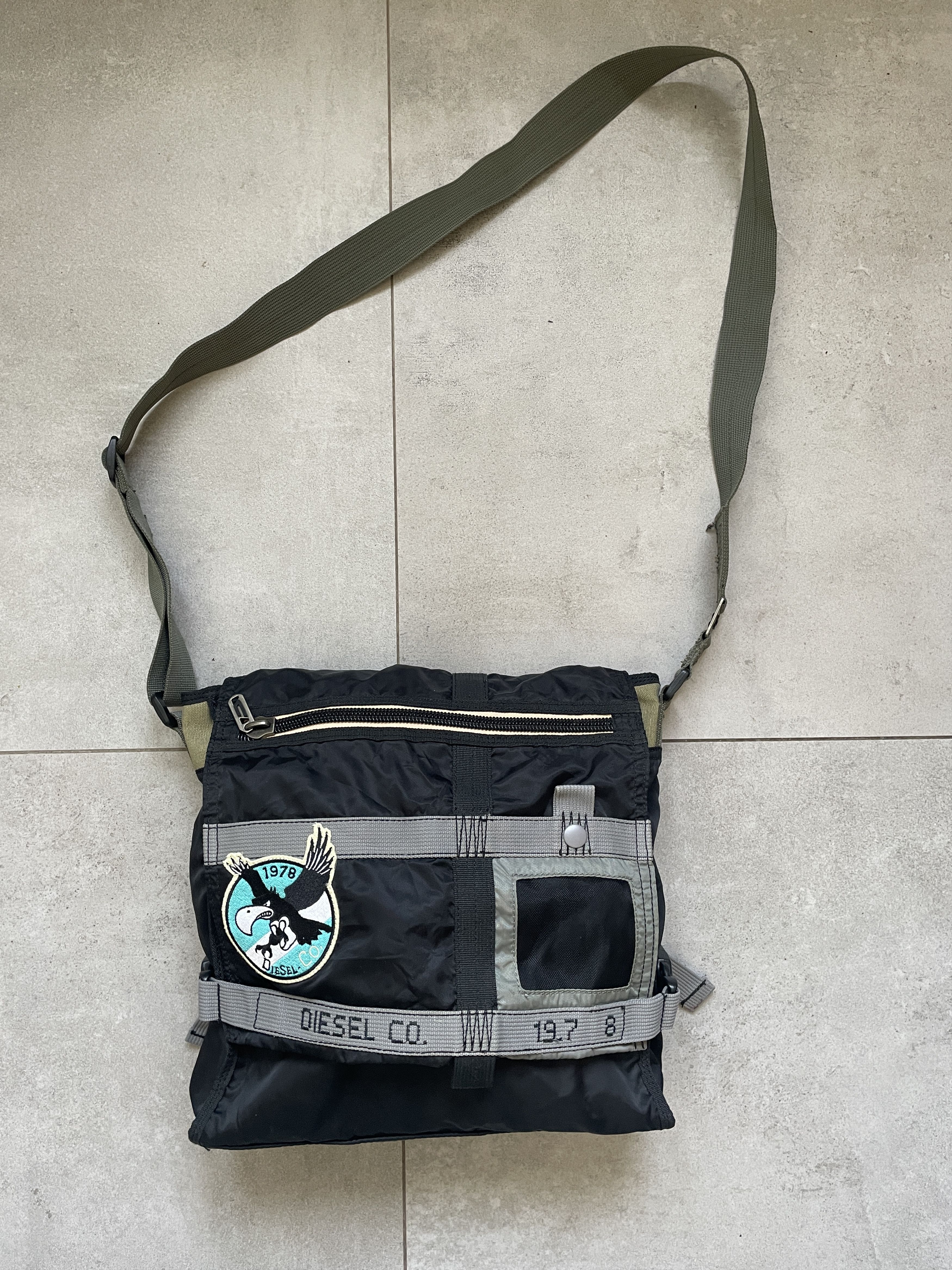 バッグ diesel grunge military shoulder bag y2k auth Y2K DIESEL black/gray canvas chic shoulder bag size: length 9