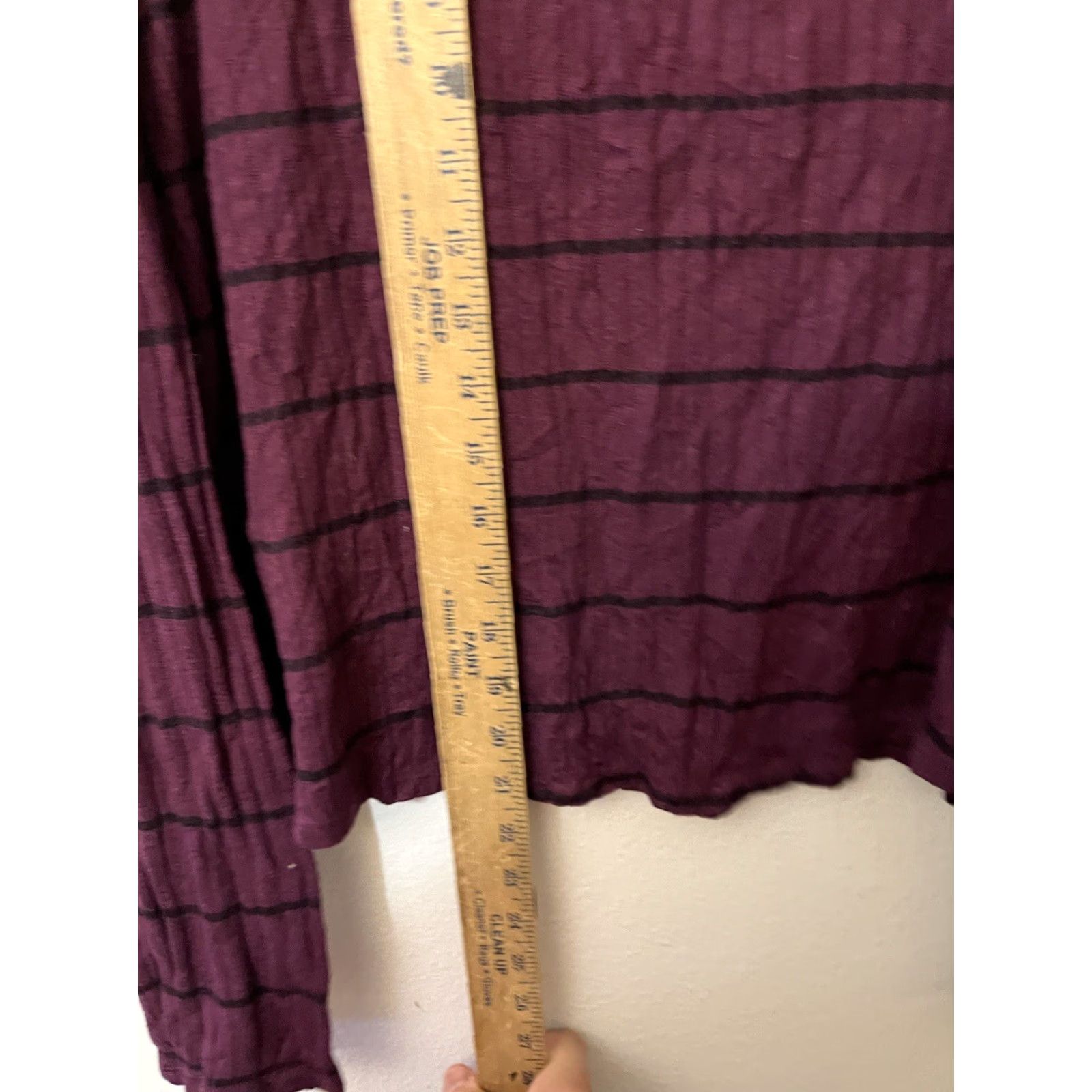 Victoria's Secret Victoria's Secret Pink Maroon Long Sleeve T-Shirt Women's Medium V-Neck Graphic Casual Size M / US 6-8 / IT 42-44 - 4 Thumbnail