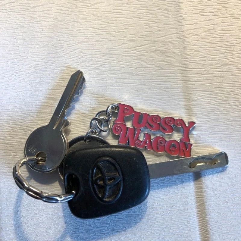 Jewelry × Vintage P*ssy Wagon Metal Keychain Jewelry Rock Size ONE SIZE - 3 Thumbnail