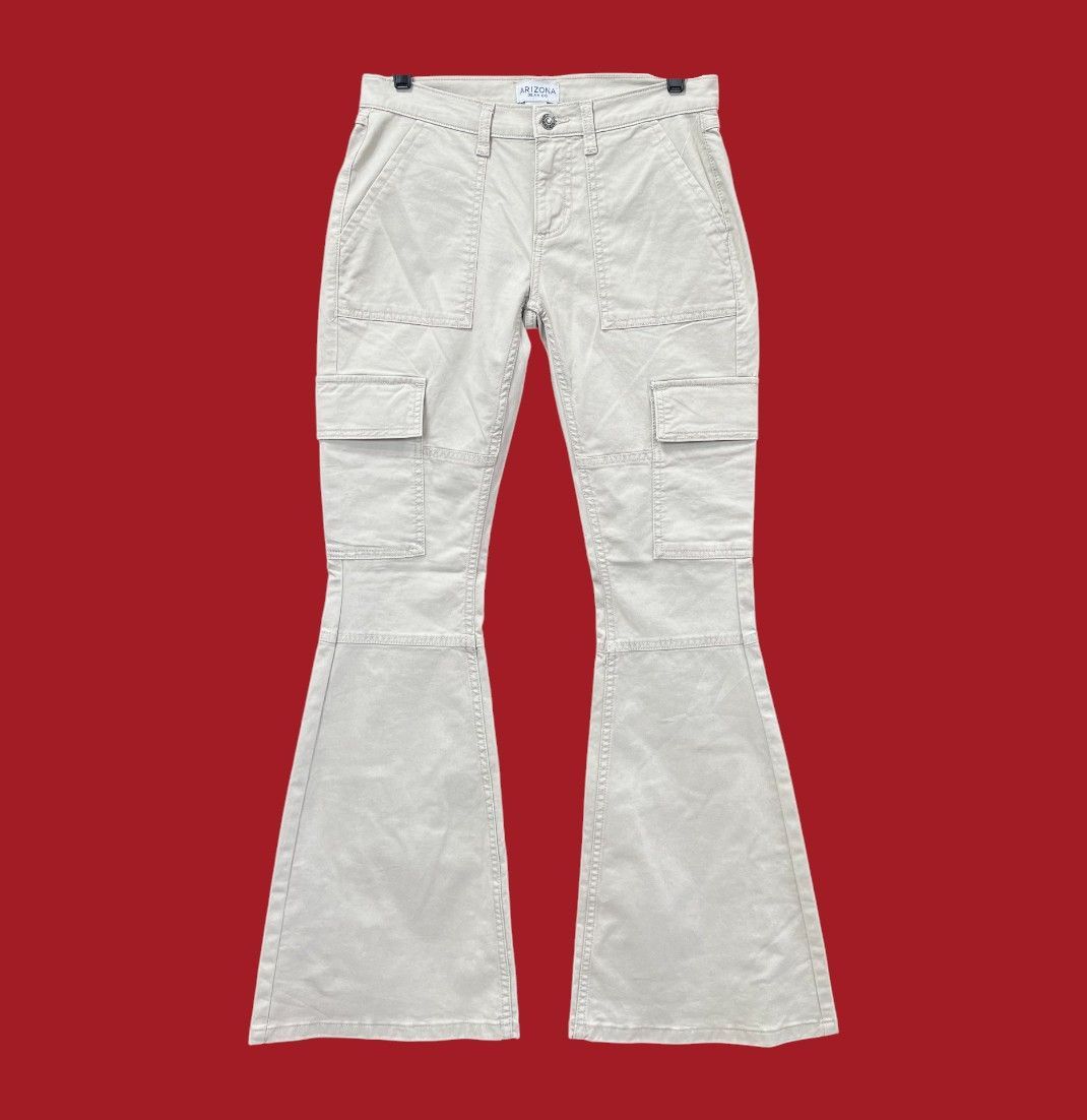 Arizona Jean Co. Arizona - Women's Low-Rise Flared Cargo Pants - Beige - 3 Size 30" / US 8 / IT 44 - 1 Thumbnail