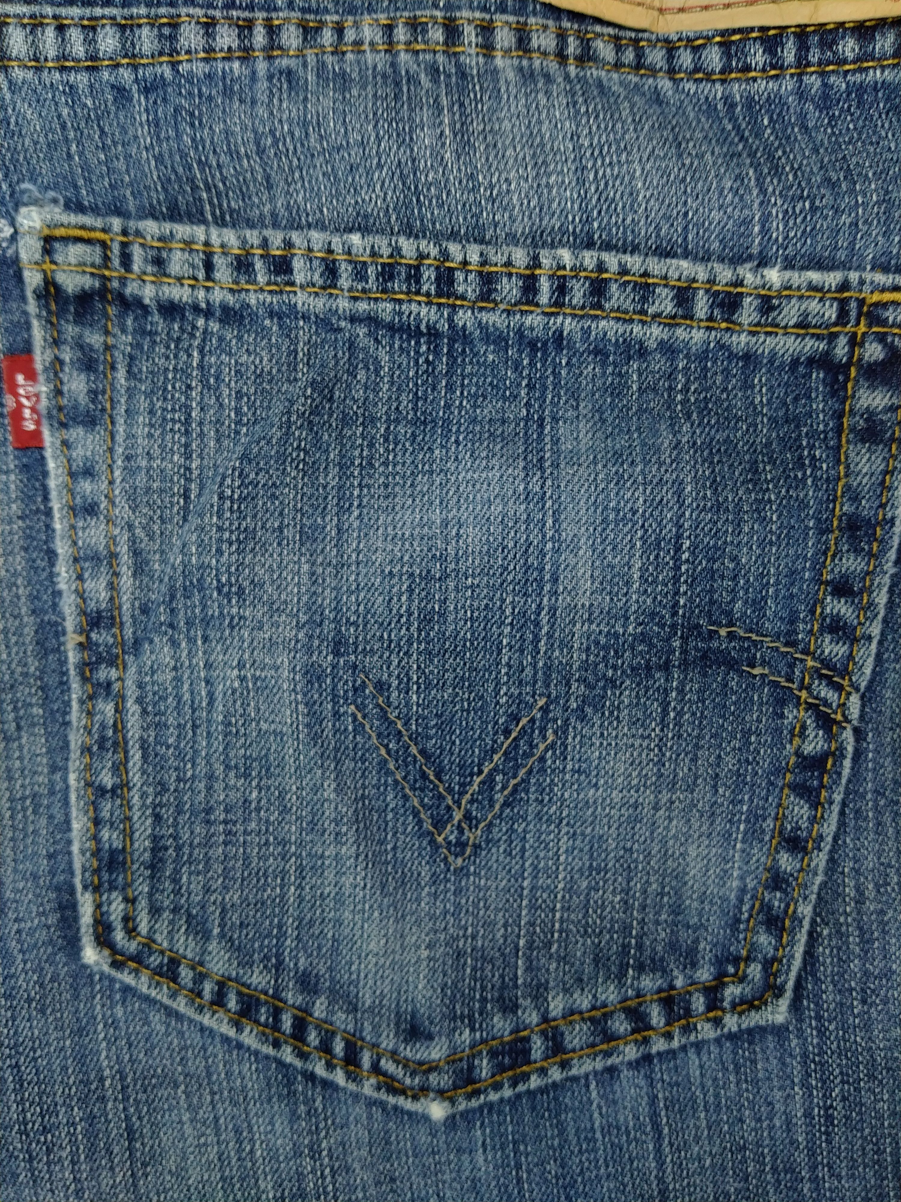 Levi's Distressed Vintage Levi's 559 Relaxed 39x32 Denim -JN327 Size US 39 - 15 Thumbnail