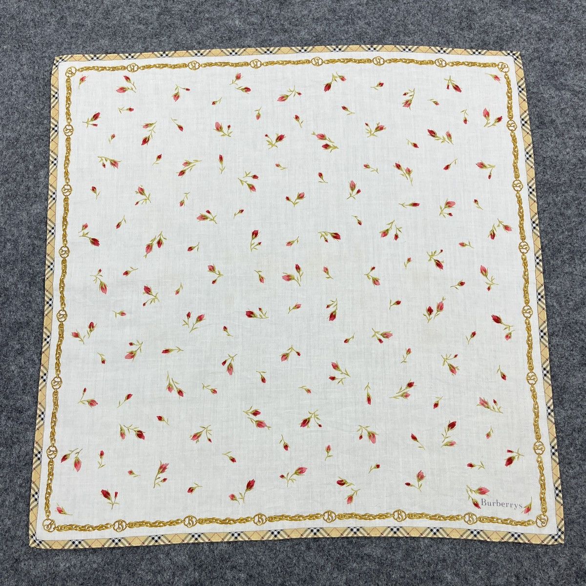 Burberry Burberry Handkerchief / Bandana / Neckerchief B1756 Size ONE SIZE - 1 Thumbnail