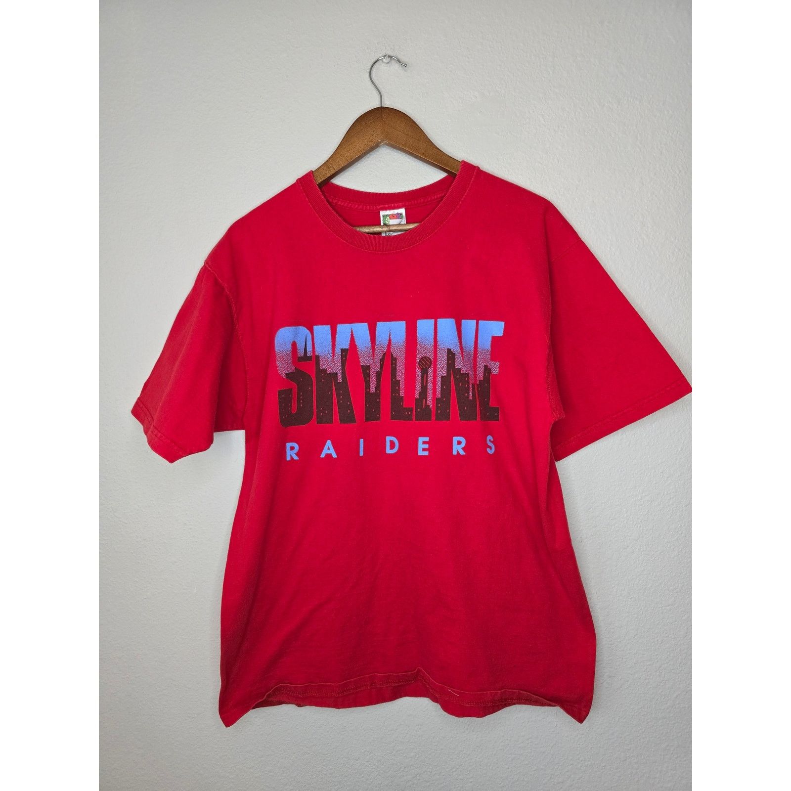 Fruit Of The Loom × Vintage Vintage Skyline Raiders Shirt Football Red Vintage Tee L Size US L / EU 52-54 / 3 - 1 Thumbnail