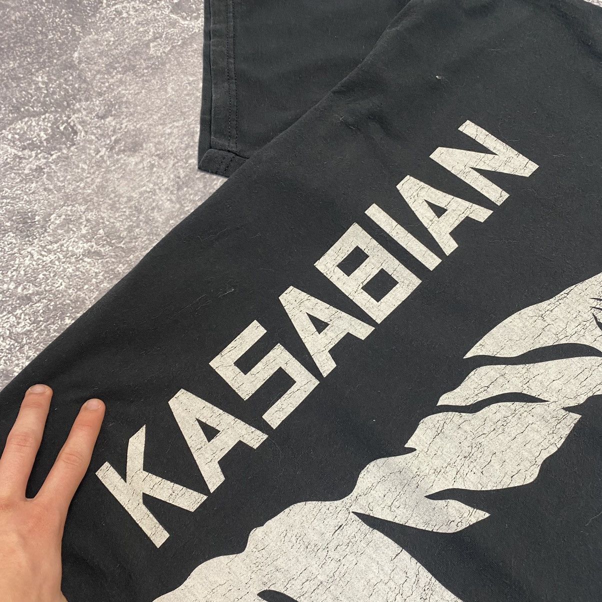Band Tees Vintage Kasabian 2011 Big Graphic Logo rock band tee Size US XL / EU 56 / 4 - 3 Thumbnail