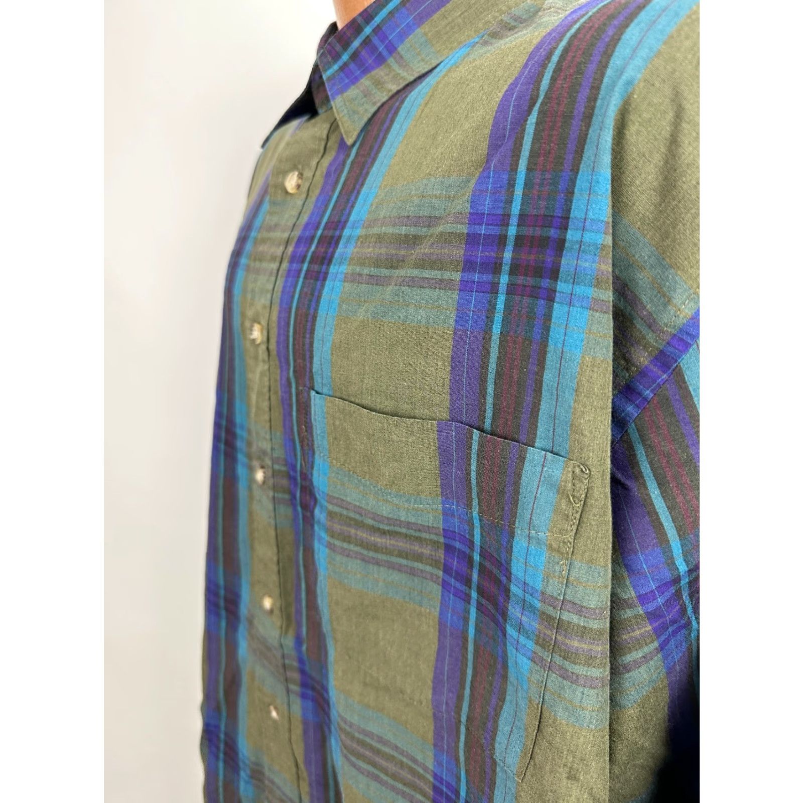 Van Heusen VINTAGE Van Heusen Shirt Men XL Olive Plaid 90s Casual Lightweight Button-Down Collar-Down Size US XL / EU 56 / 4 - 5 Thumbnail