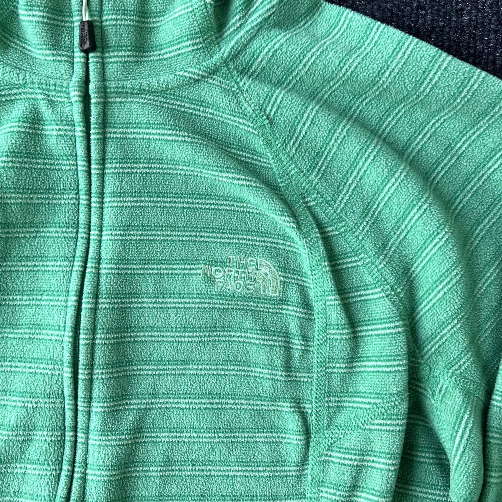 The North Face The North Face Jacket Womens Medium Green Full Zip Fleece Hoodie Textured Stripe Size M / US 6-8 / IT 42-44 - 3 Thumbnail