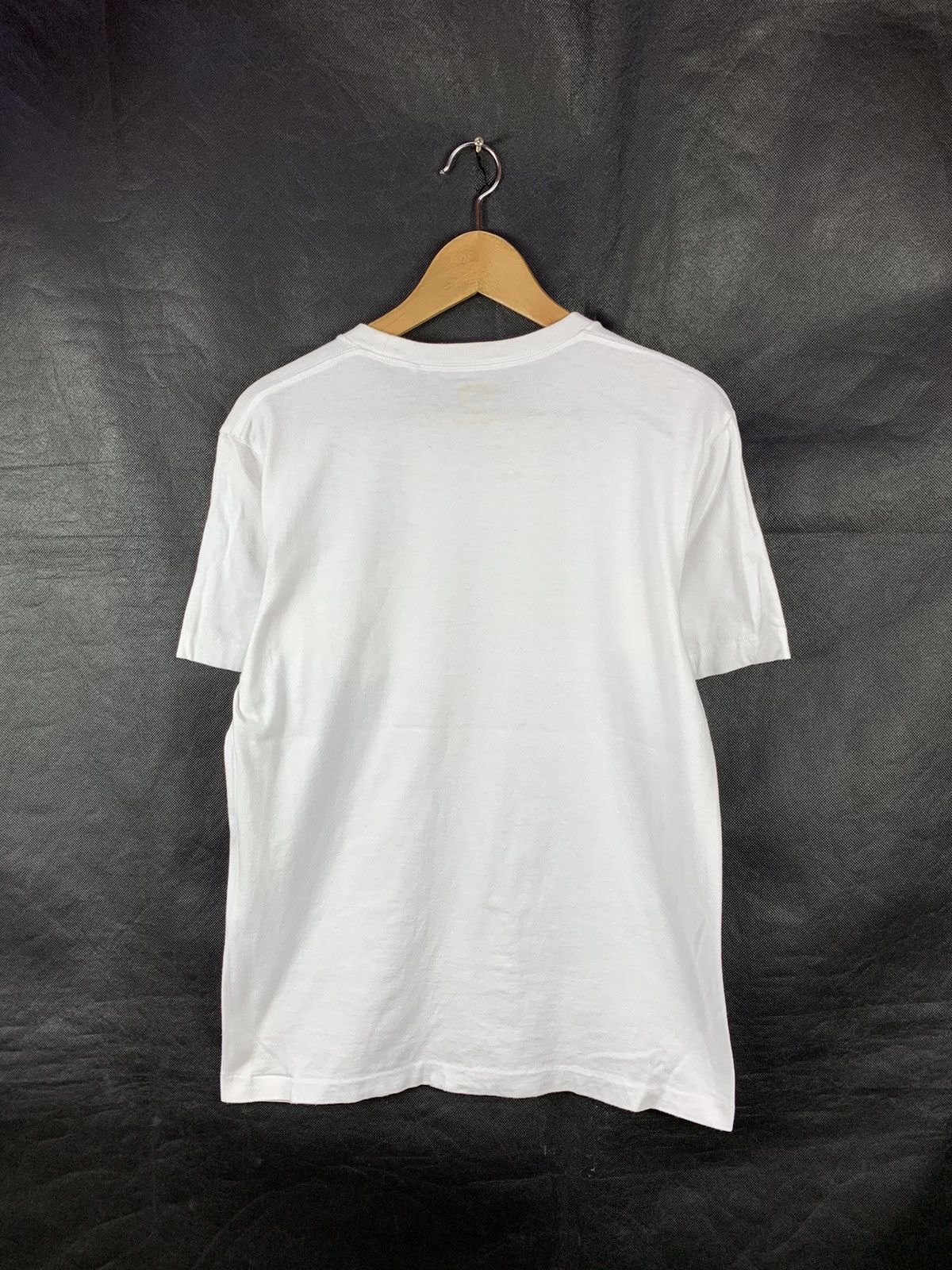 Uniqlo Steals! Kaws Uniqlo Pocket Tee Size US M / EU 48-50 / 2 - 4 Thumbnail