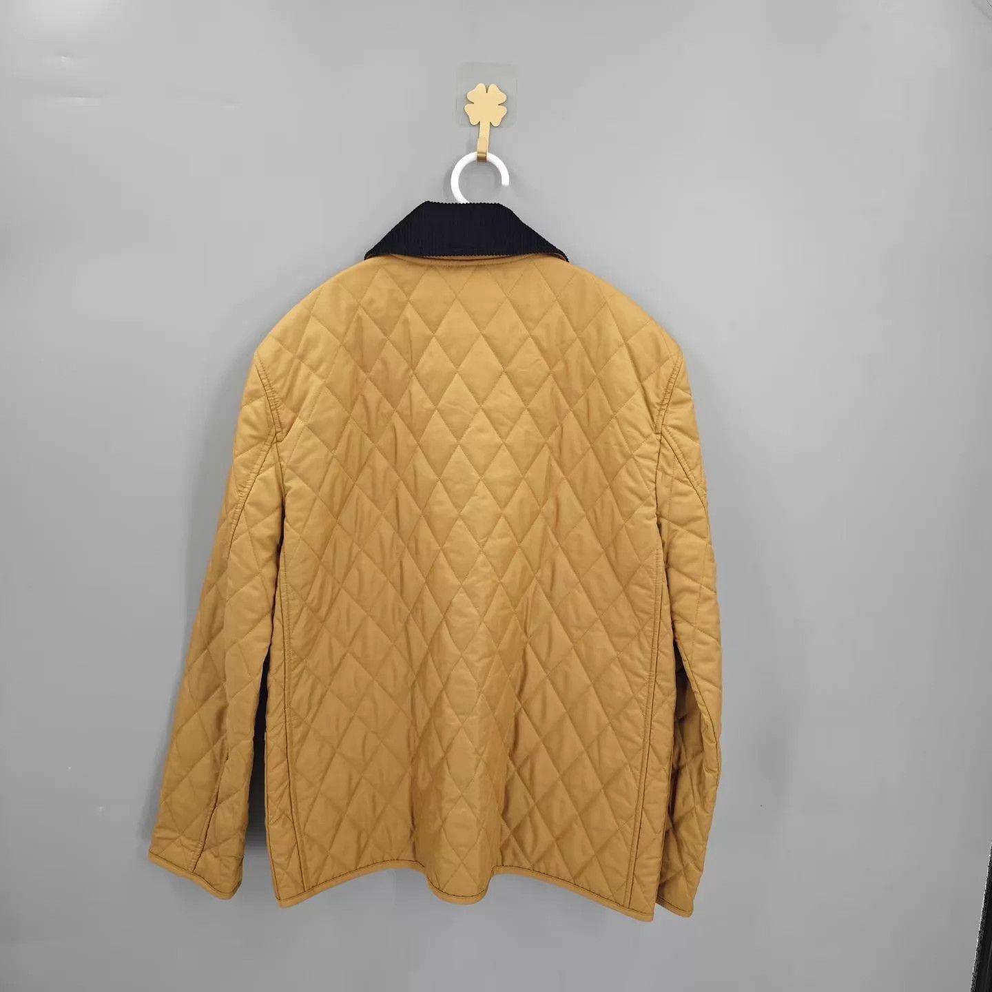 Burberry Burberry Diamond Quilted Gold Puffer Jacket S 99 Size S / US 4 / IT 40 - 2 Thumbnail