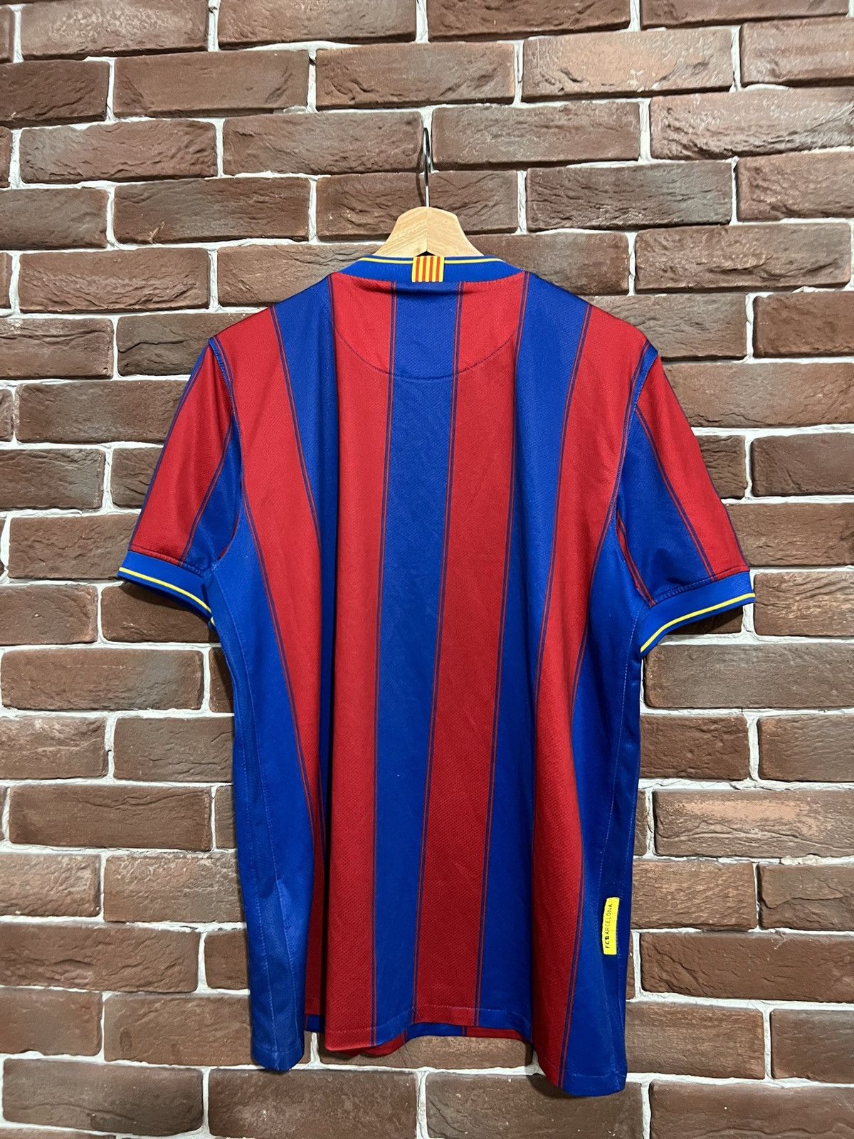 Nike Rare Vintage FC Barcelona Y2K Red Jersey Nike Swoosh Soccer Size US M / EU 48-50 / 2 - 2 Thumbnail