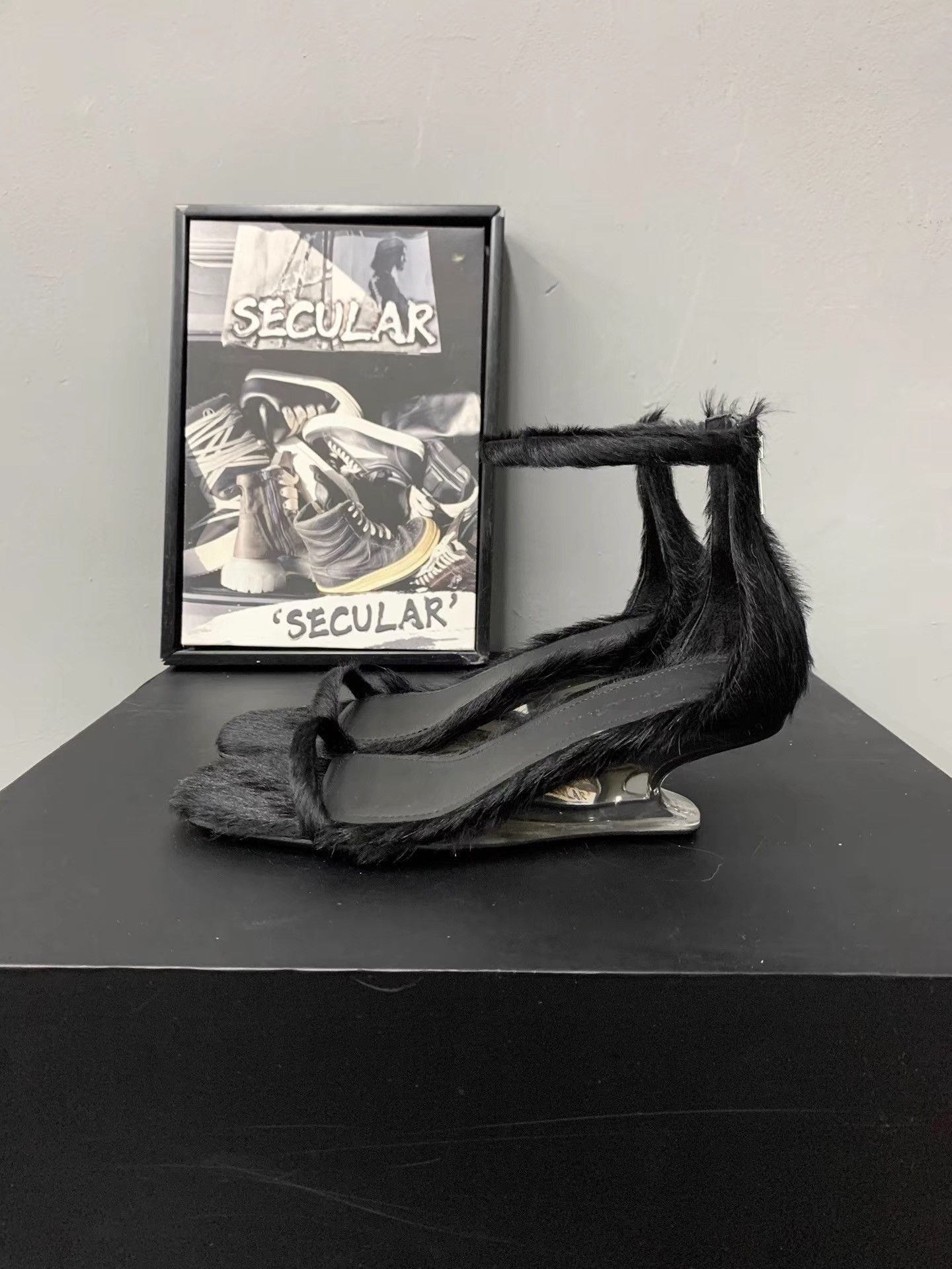 Rick Owens Rick Owens 23SS Ponyhair Transparent Heel Sandals K34 Size US 5 / IT 35 - 4 Thumbnail
