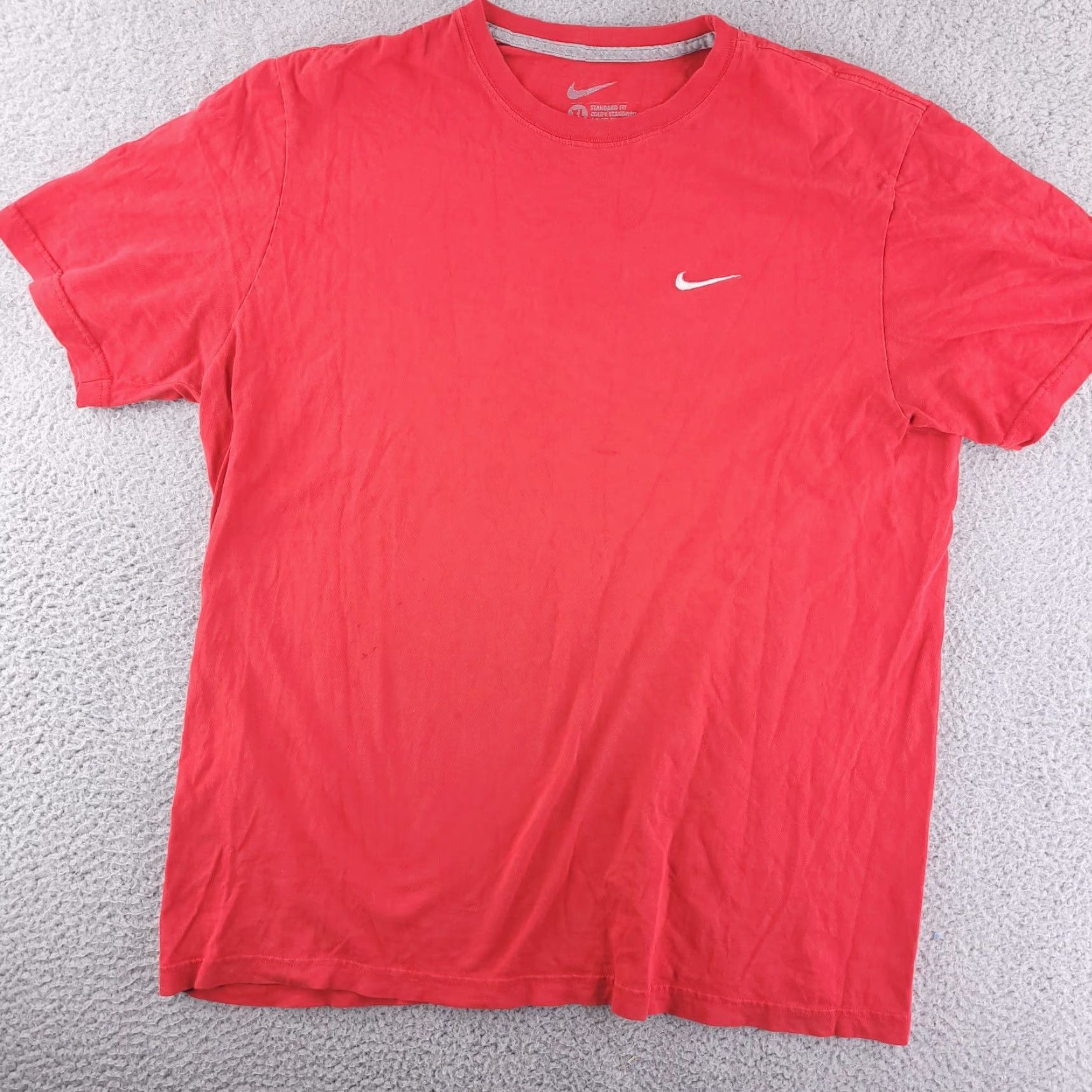 Nike Nike Shirt Mens XL Red Short Sleeve Crewneck Tee Distressed Swoosh Logo Size US XL / EU 56 / 4 - 5 Thumbnail