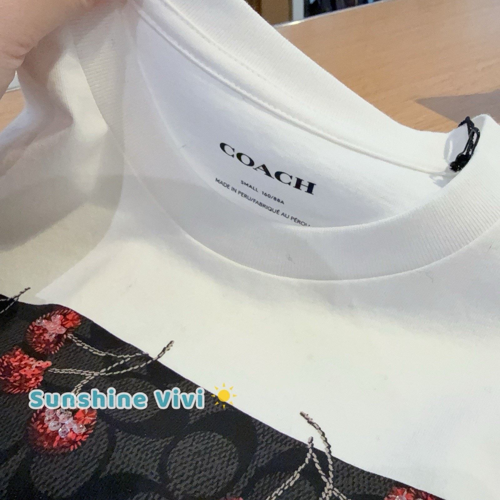 Coach NWT Coach woman Cherry Signature Classic T-ShirtIn Size L / US 10 / IT 46 - 3 Thumbnail