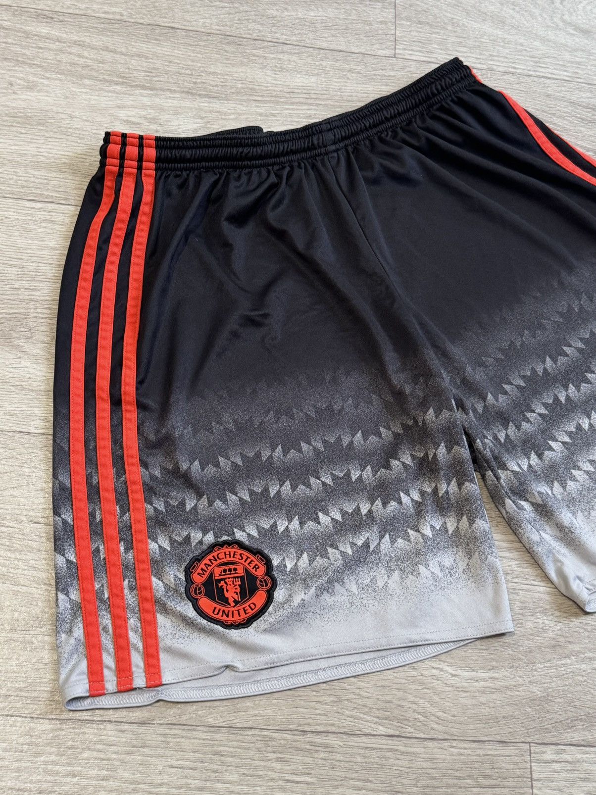 Adidas 🔷Adidas Manchester United 2015/16 Soccer Shorts🔷 Size US 36 / EU 52 - 2 Thumbnail
