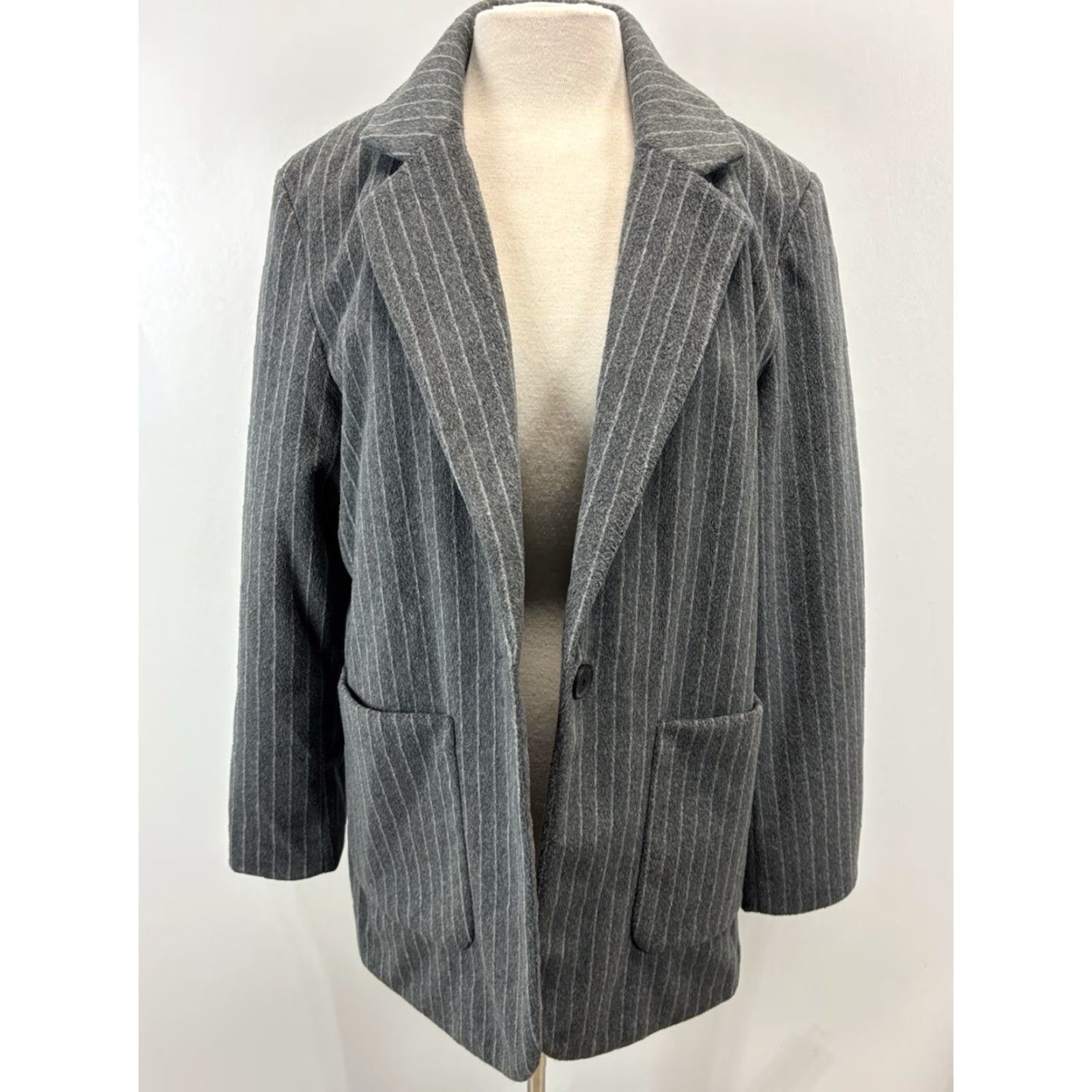 Vintage Universal Thread Relaxed Fit Blazer Jacket Sz Large Women’s Grey Pinstripe Lined Size L / US 10 / IT 46 - 7 Thumbnail