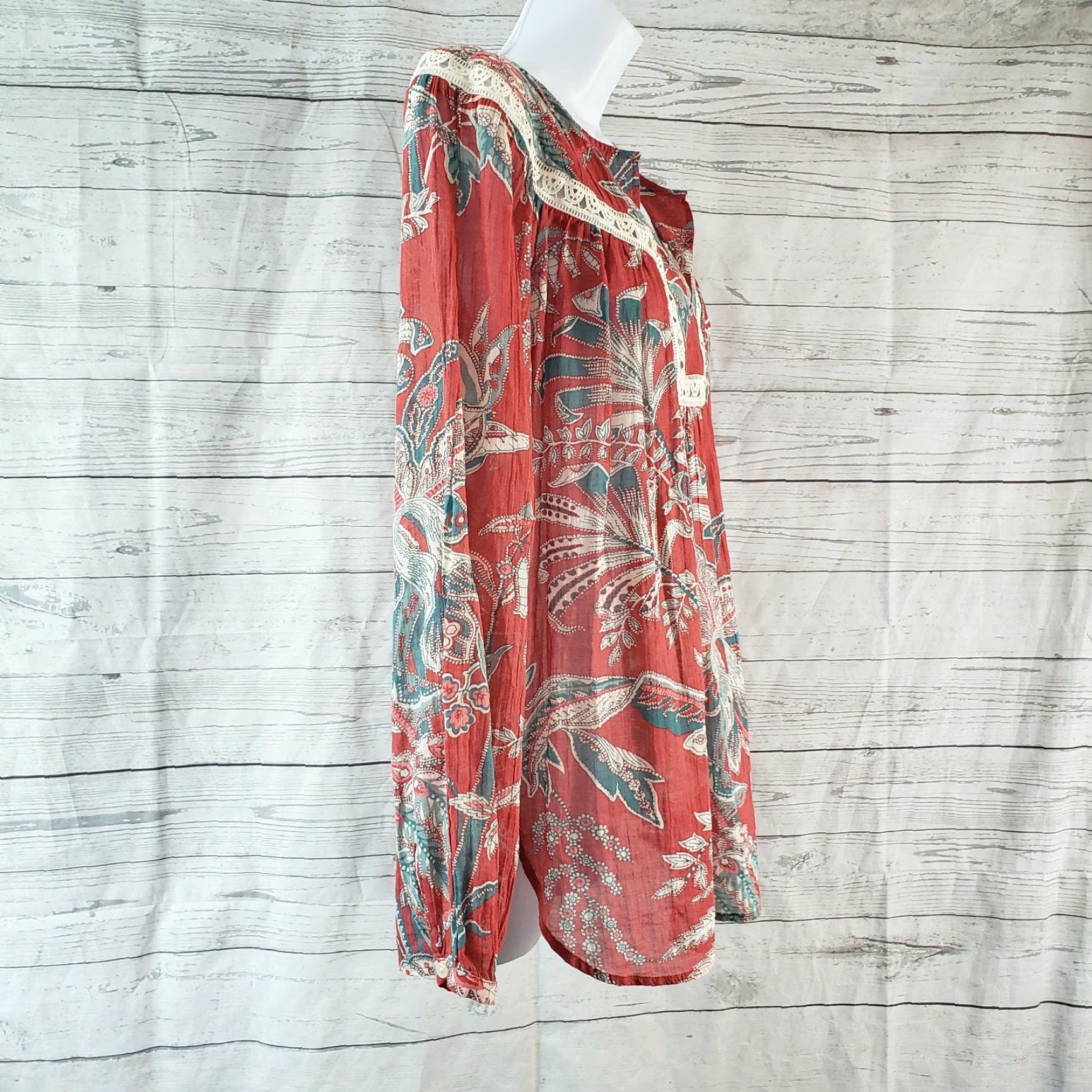 Ann Taylor VINTAGE Ann Taylor LOFT Womens Blouse XS Red Floral Crochet Lace Long Sleeve Cotton Size XS / US 0-2 / IT 36-38 - 3 Thumbnail