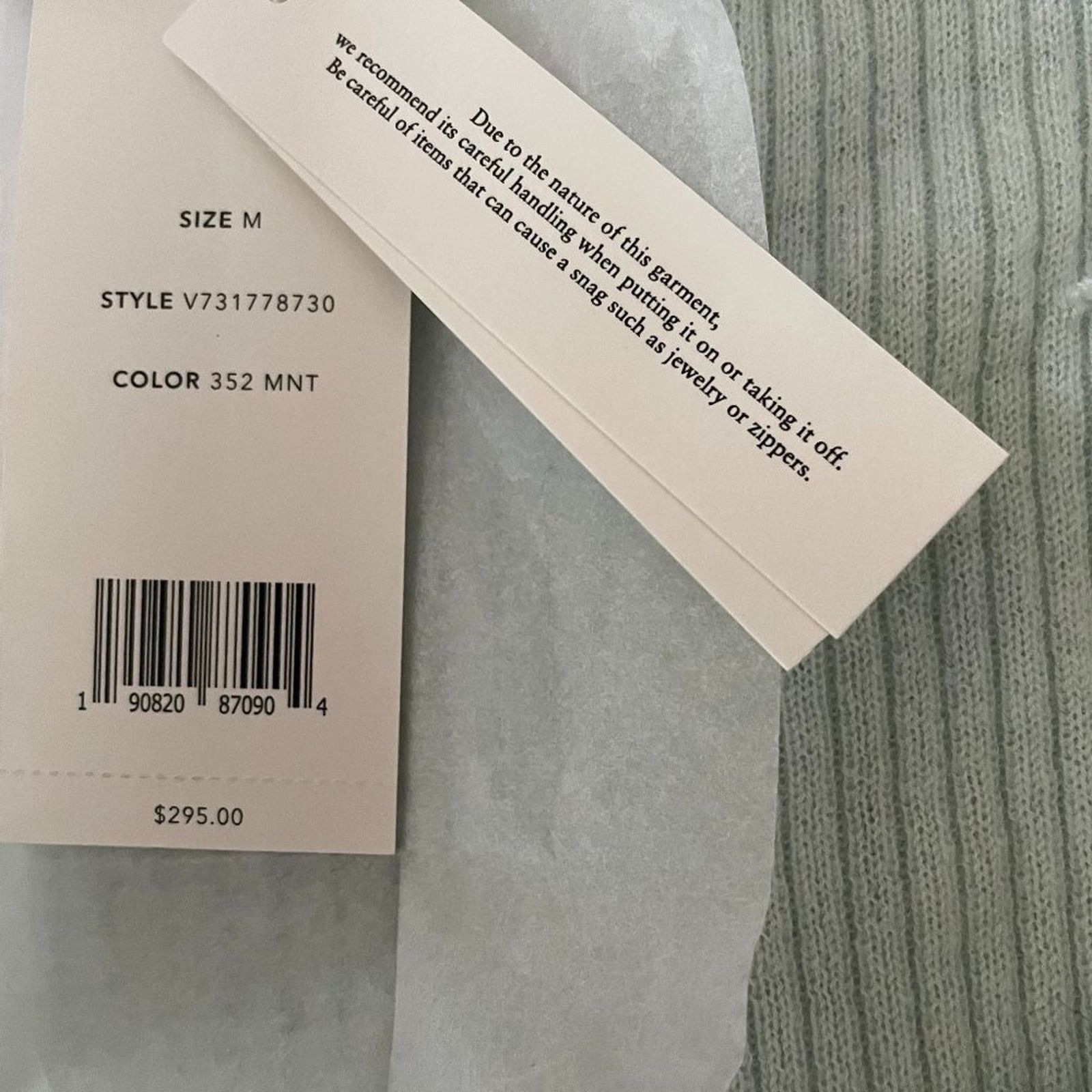 Vince V-Neck Slim Rib Cashmere Sweater from VINCE Size M / US 6-8 / IT 42-44 - 7 Thumbnail