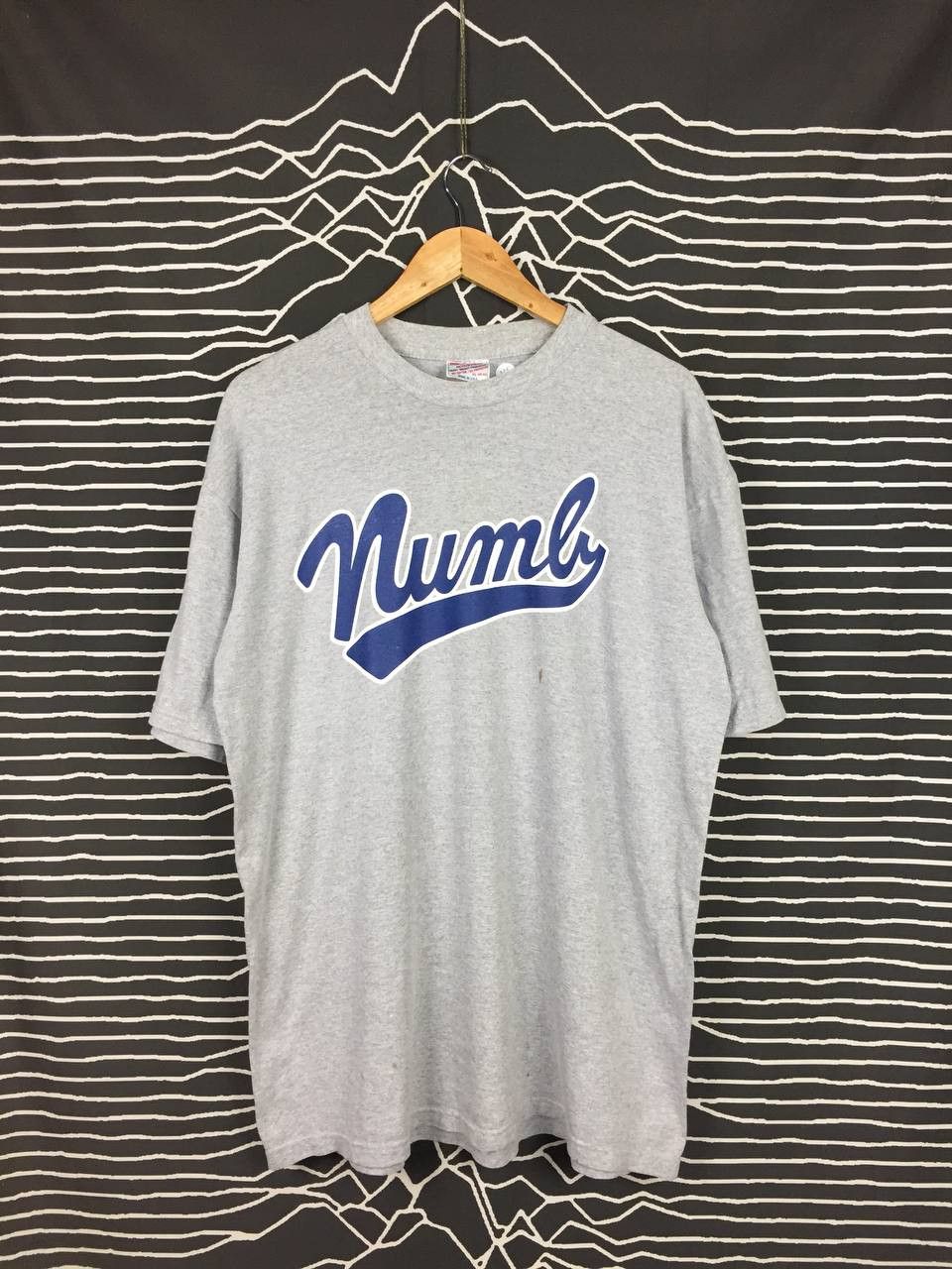 Vintage Vtg United Sports Activewear Numb Spell Out Logo Tee Size US XL / EU 56 / 4 - 1 Thumbnail