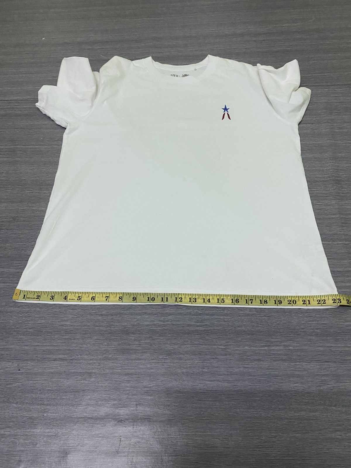 Anime × Japanese Brand × Uniqlo Uniqlo X Ultraman Spacium 133 Japan Series Shirt Size US XL / EU 56 / 4 - 9 Thumbnail