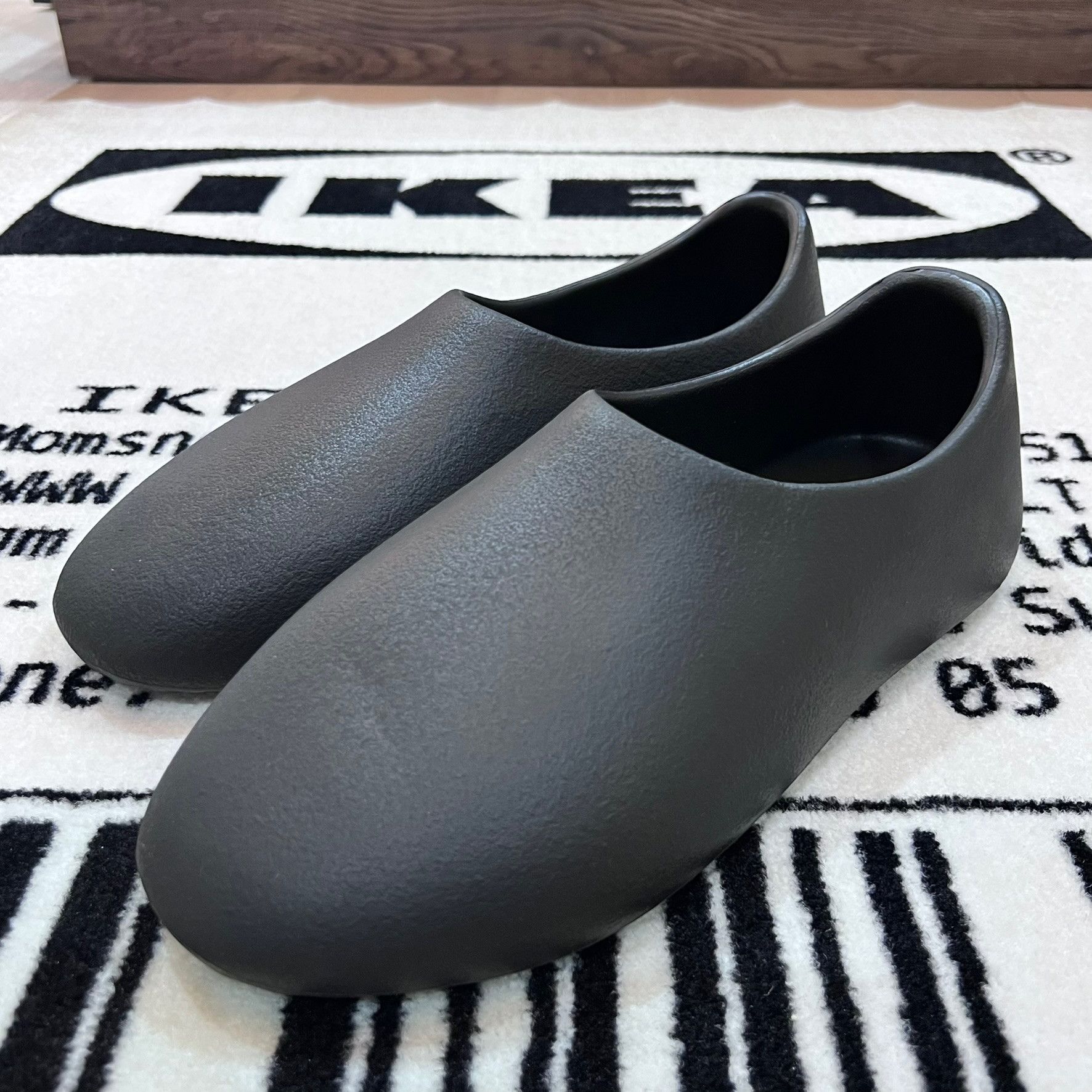 Yeezy Yeezy Rubber Slip On Shoes - Black Size 10us. Size US 10 / EU 43 - 3 Thumbnail