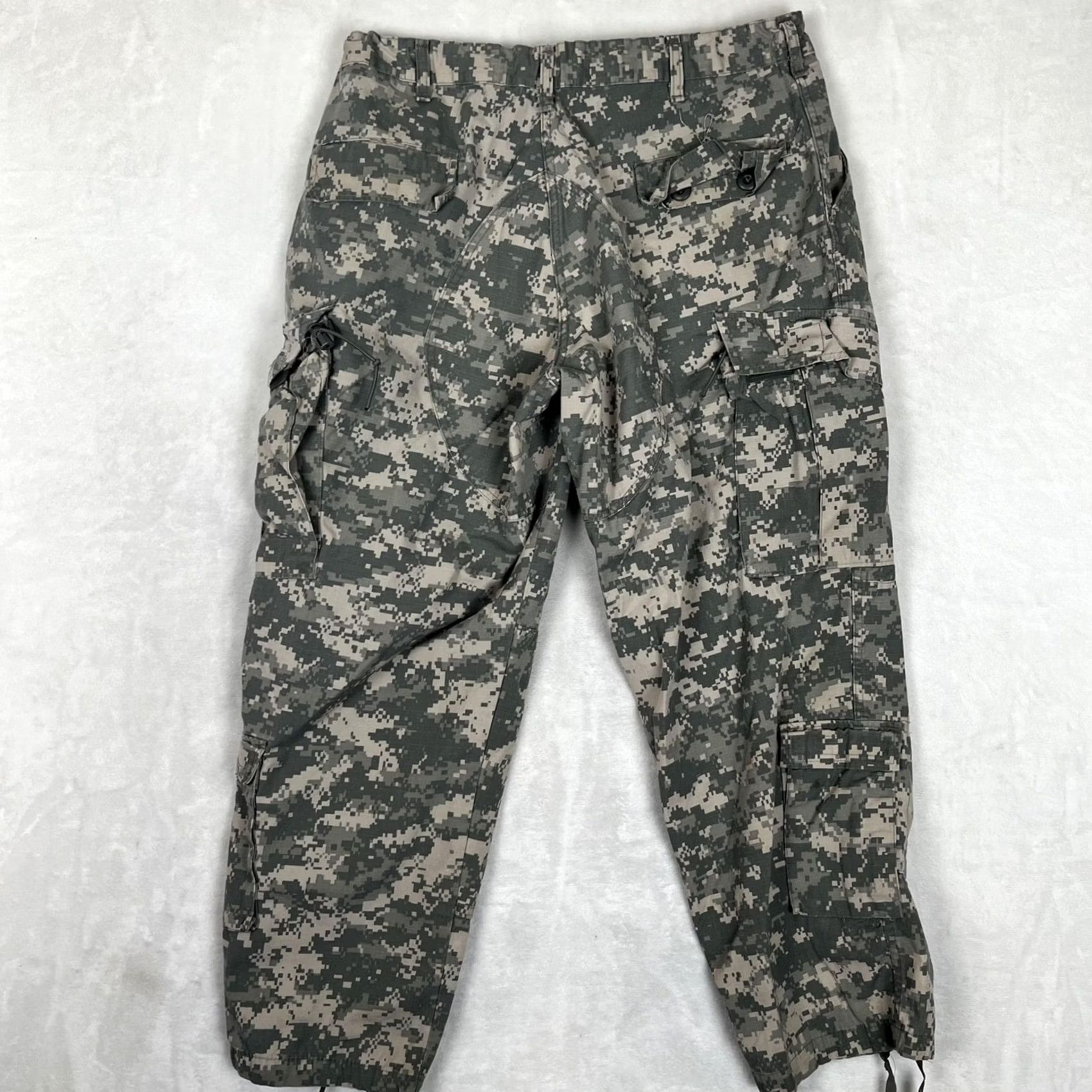 Industrie Tullahoma Industries Cargo Pants Mens Large Short 34x28 Army Digital Camo Pants Size US 33 - 6 Thumbnail