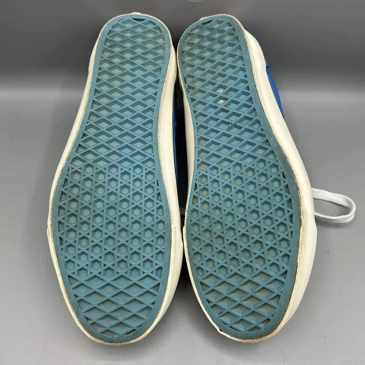 Vans Vans Vault x Undefeated Old Skool LX U- Sneakers 8.5 721356 Size US 8.5 / EU 41-42 - 10 Thumbnail