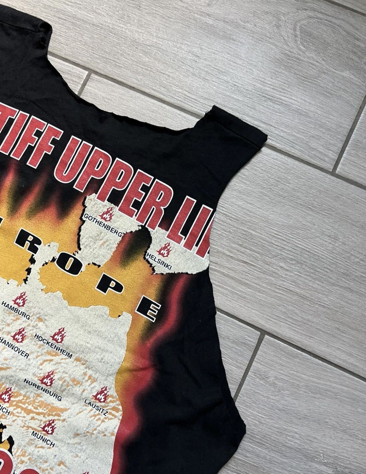Band Tees Vintage 2001 AC/DC Stiff Upper Lip Faded Black Tank Top Tee Size US L / EU 52-54 / 3 - 9 Thumbnail