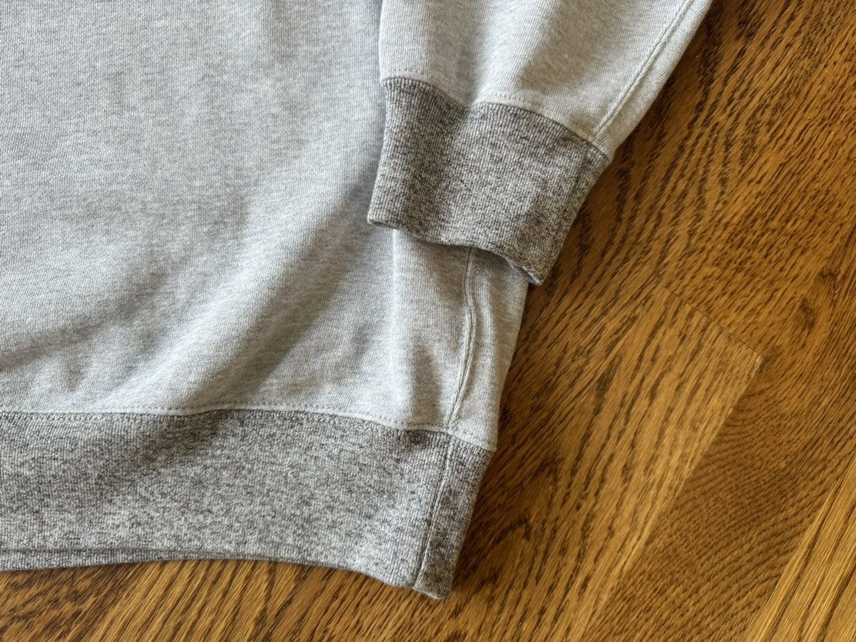 JW Anderson × Uniqlo Large JW Anderson Sweatshirt Gray Coat of Arms Crest Shirt Size US L / EU 52-54 / 3 - 17 Thumbnail