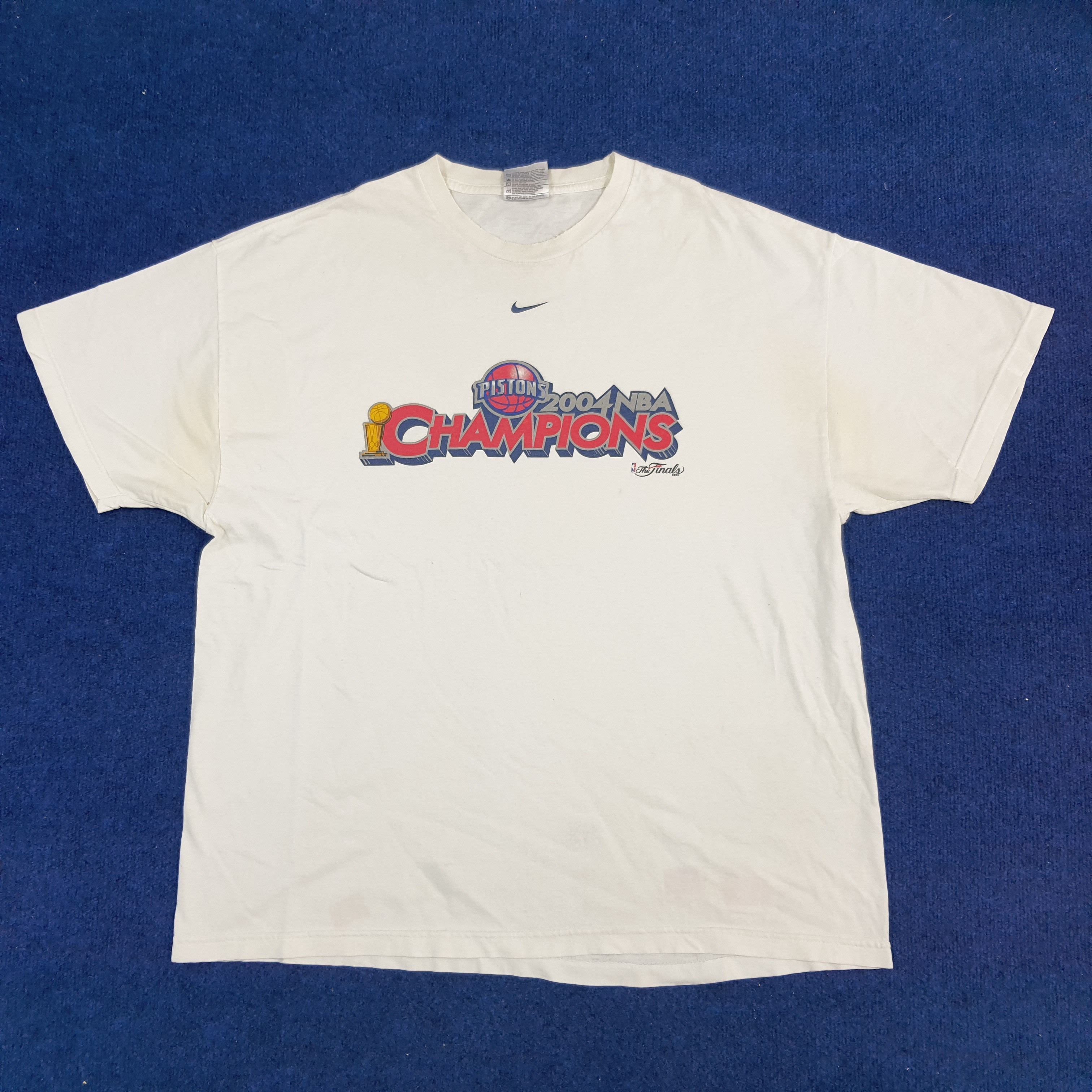NBA × Nike × Vintage Vintage NIKE Center Pistons 2004 NBA Champions Tshirt Size US XL / EU 56 / 4 - 1 Thumbnail