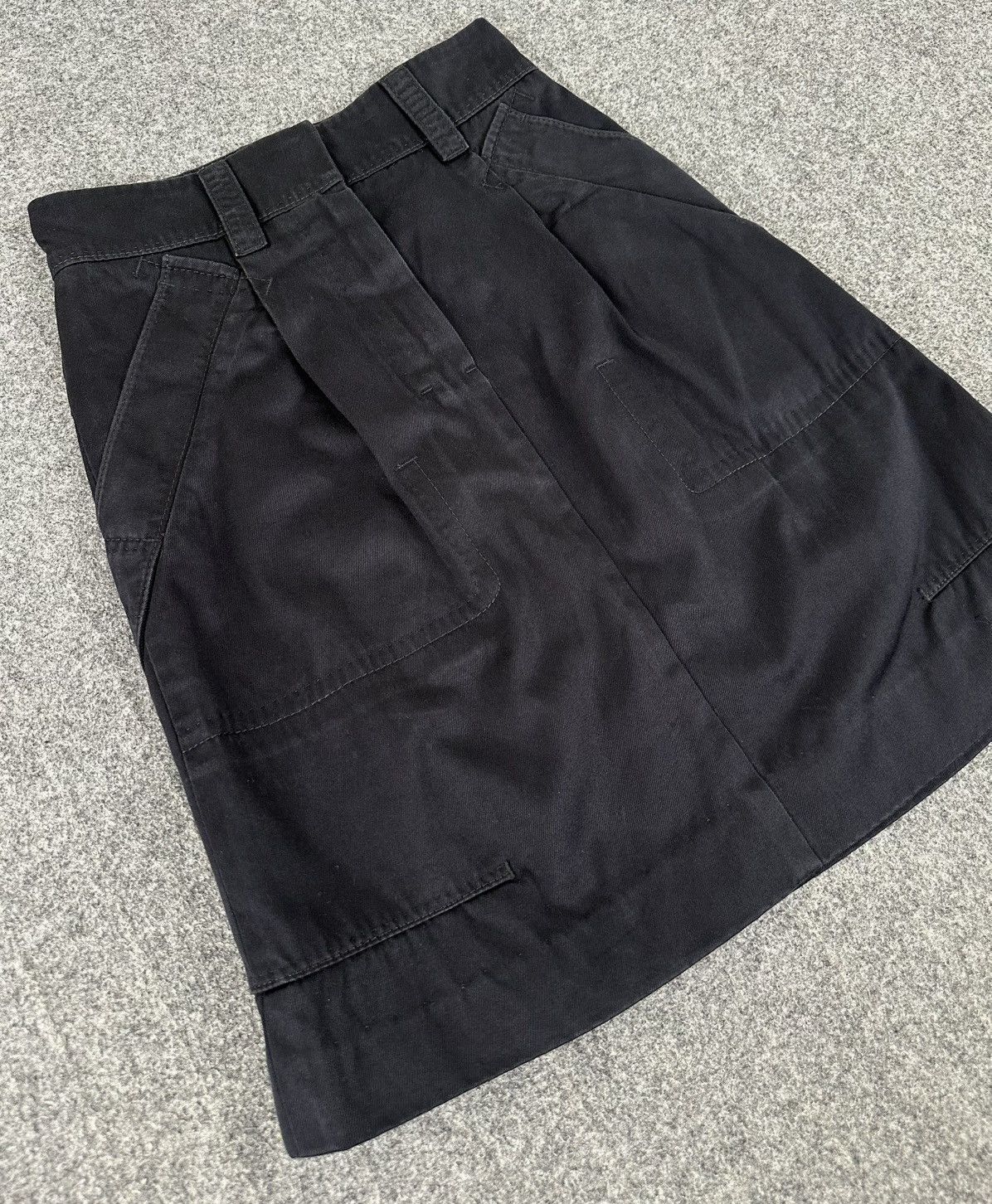 Louis Vuitton Louis Vuitton - Mini Skirt - Strapped and Button Details Size 26" / US 2 / IT 38 - 4 Thumbnail
