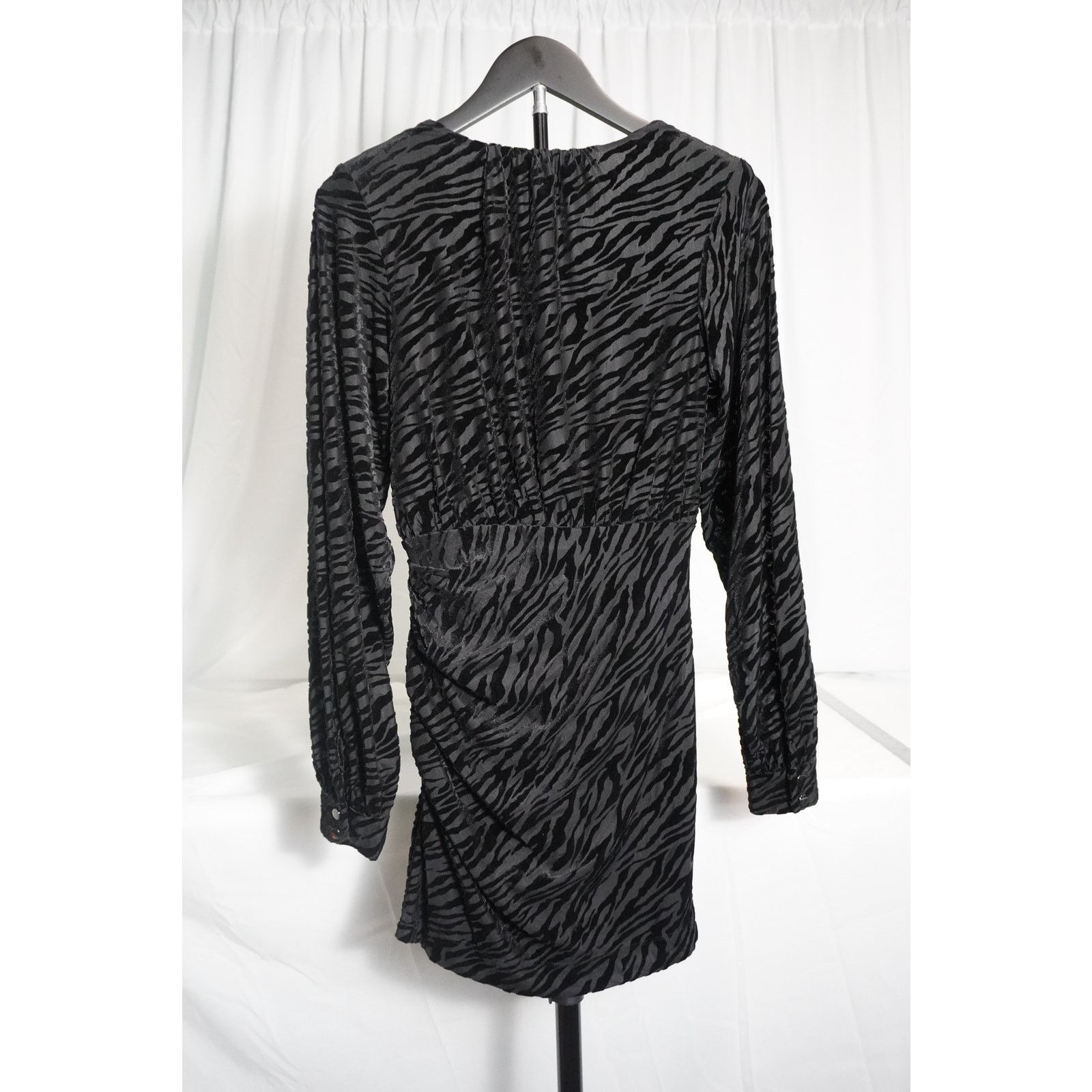 Ramy Brook Ramy Brook Kalani Black Zebra Velvet Burnout - Long Sleeve Size XS / US 0-2 / IT 36-38 - 2 Thumbnail