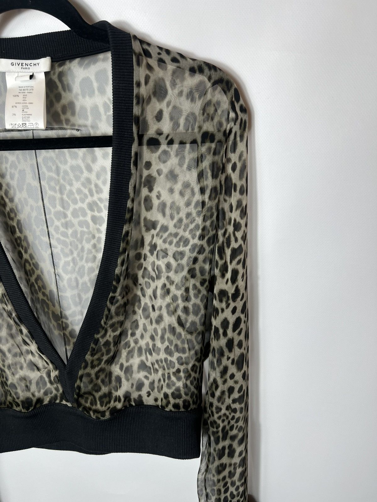Givenchy Vintage very rare luxury Givenchy Leopard Print Silk Blouse Size M / US 6-8 / IT 42-44 - 2 Thumbnail