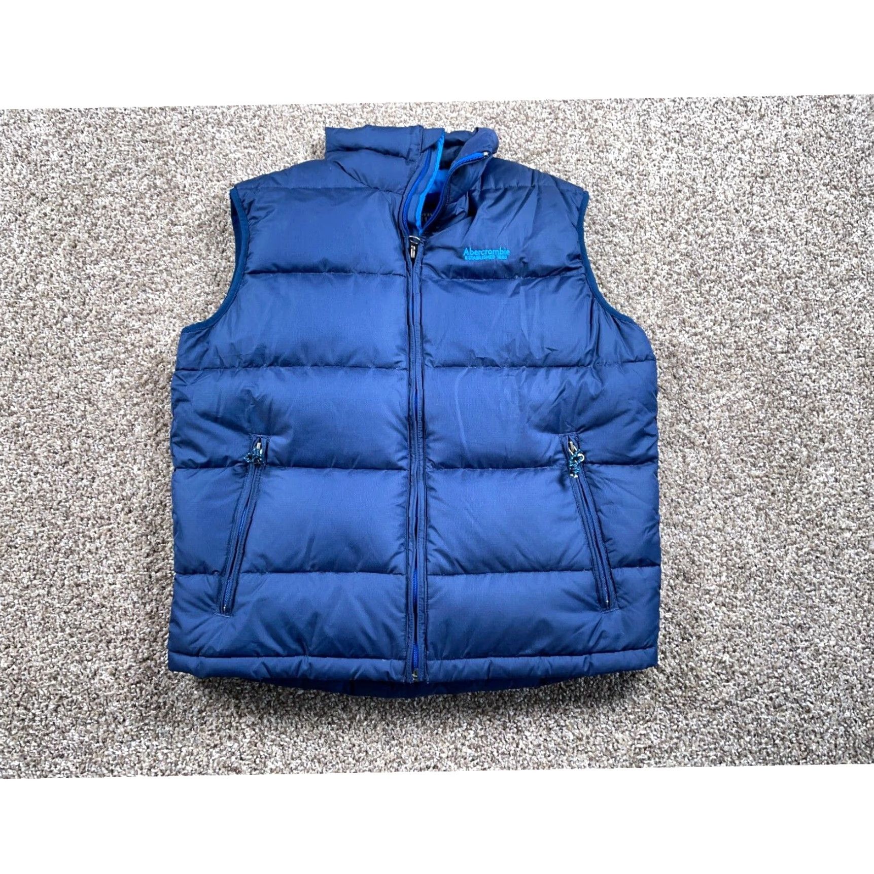 Abercrombie and Fitch medium outlet puffer vest