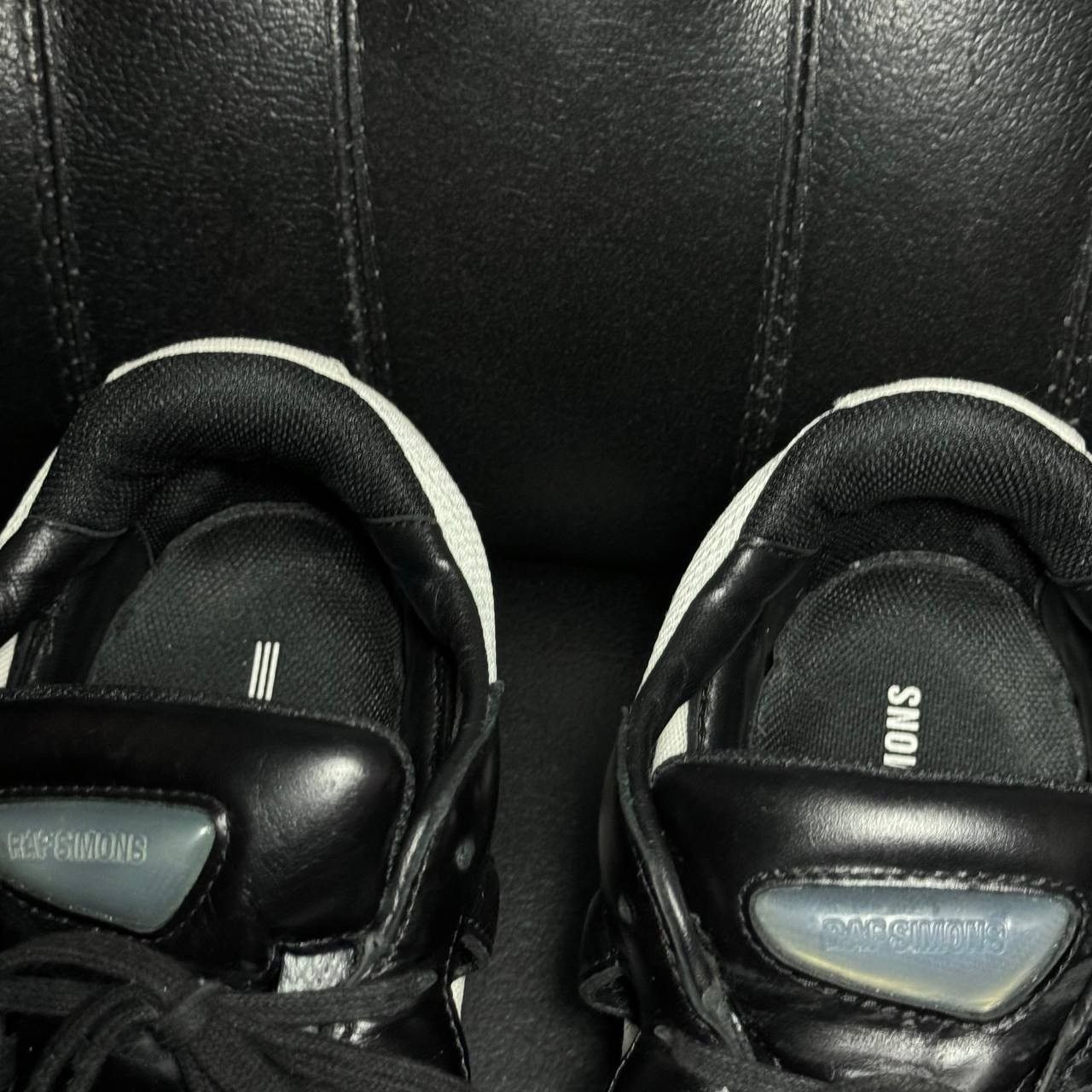 Adidas × Raf Simons 10,5us Adidas Raf Simons Ozweego Replicant white black Size US 10.5 / EU 43-44 - 9 Thumbnail