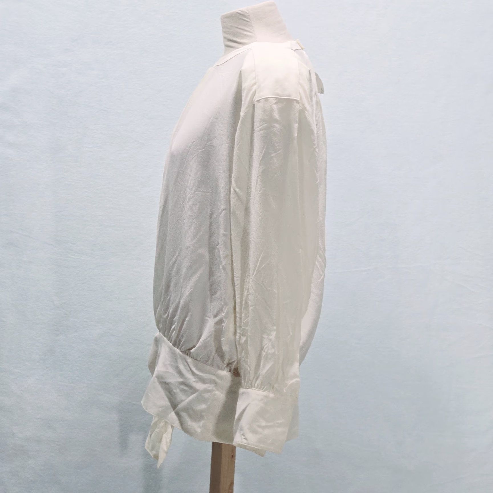 Escada VINTAGE Escada Silk Blouse Long Sleeve Ivory Pleated NWT Shoulder Pad Size 38 Women's Blouse Size XS / US 0-2 / IT 36-38 - 6 Thumbnail