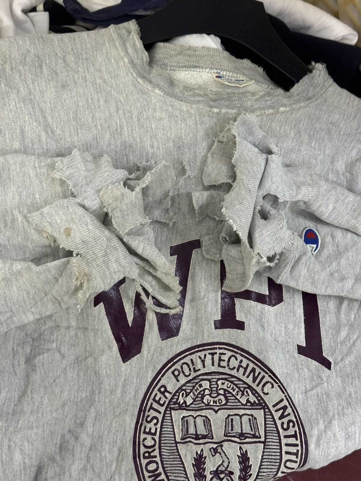 Champion 💥 VINTAGE 80s CHAMPION REVERSE WEAVE W.P.I THRASHED DAMAGE Size US XL / EU 56 / 4 - 11 Thumbnail