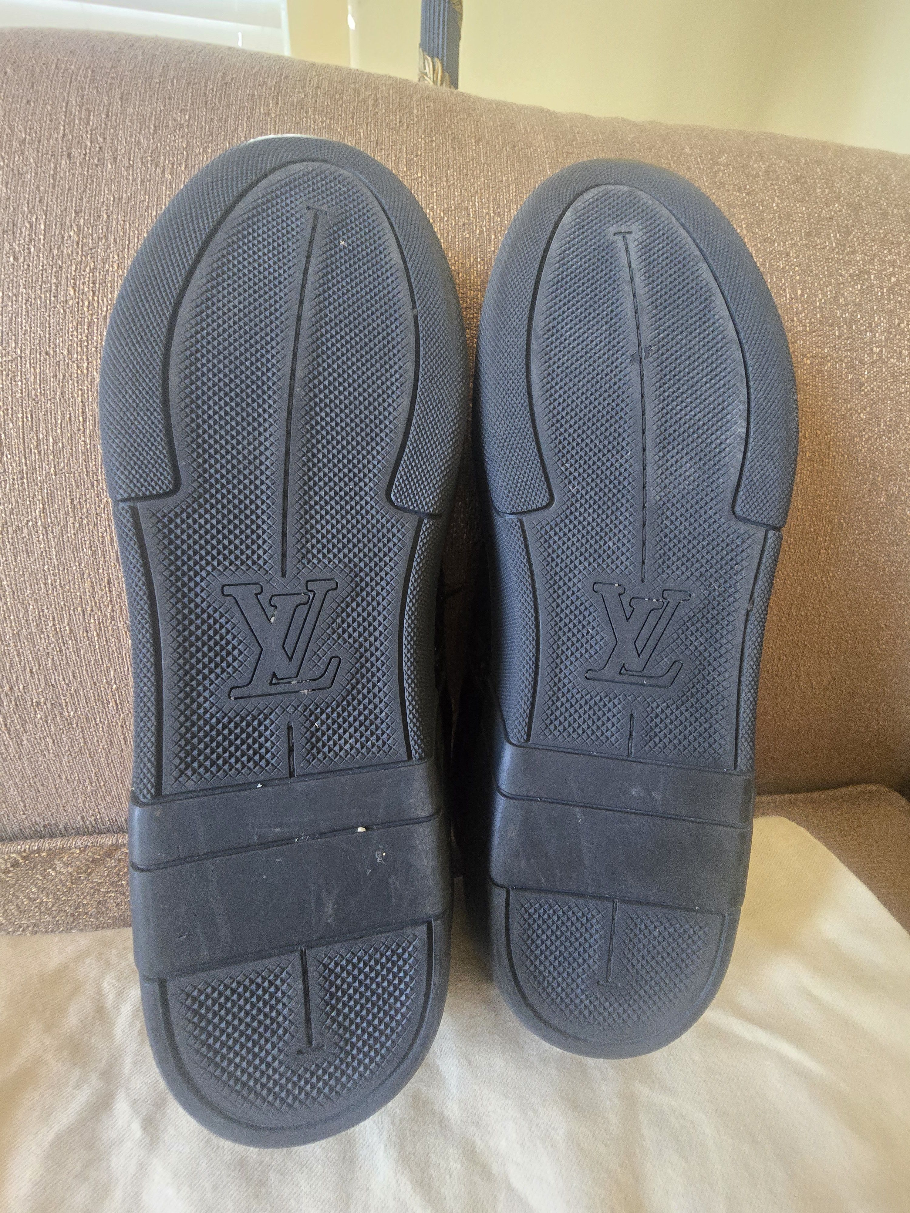 Louis Vuitton Louis Vuitton Black Python/Leather Sneakers Sz LV/8/US9 Size US 9 / EU 42 - 8 Thumbnail