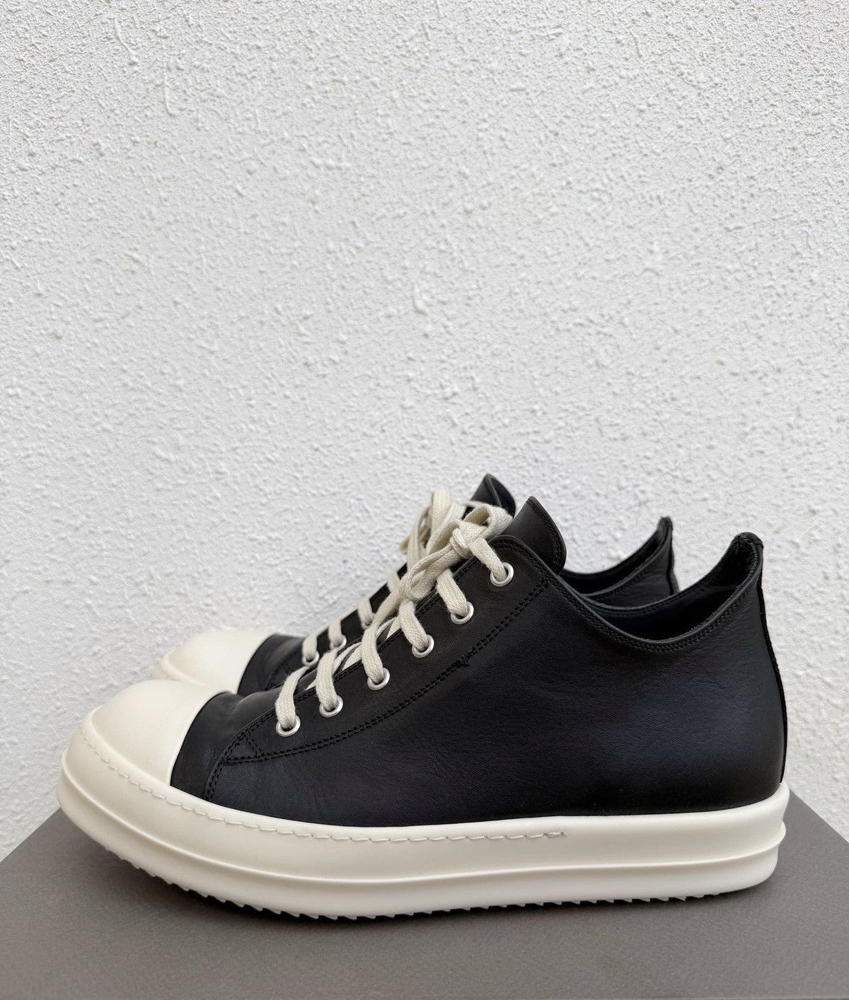 Rick Owens Rick Owens Mainline Classic Leather Low-Top Size US 8.5 / EU 41-42 - 2 Thumbnail
