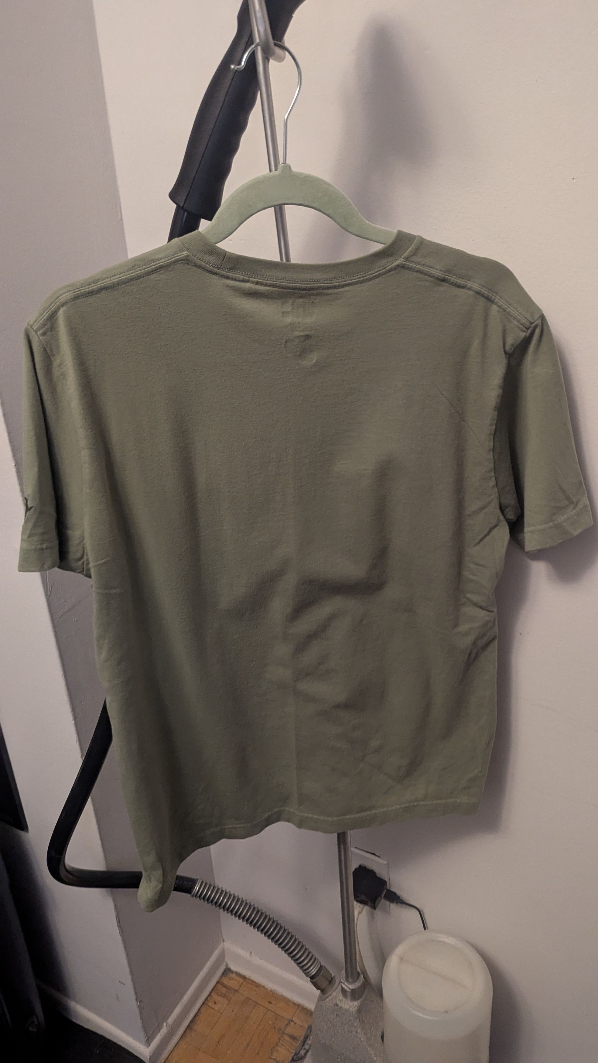 Uniqlo (Asia Size) Uniqlo UT L Zaku Gundam 40 Anniversary T-Shirt Size US M / EU 48-50 / 2 - 6 Thumbnail
